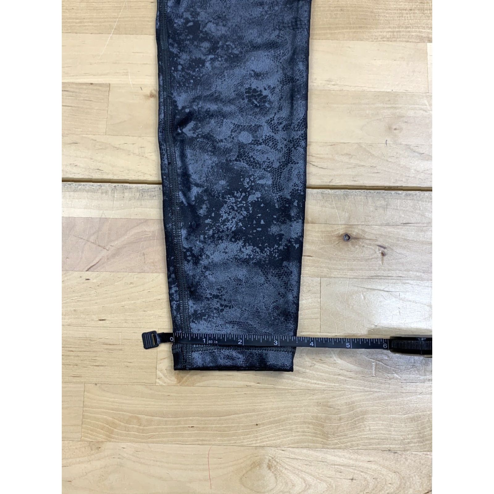 Athleta Athleta Leggings Womens XS Black Lace Capri Casual Activewear #7601 Size ONE SIZE - 8 Thumbnail