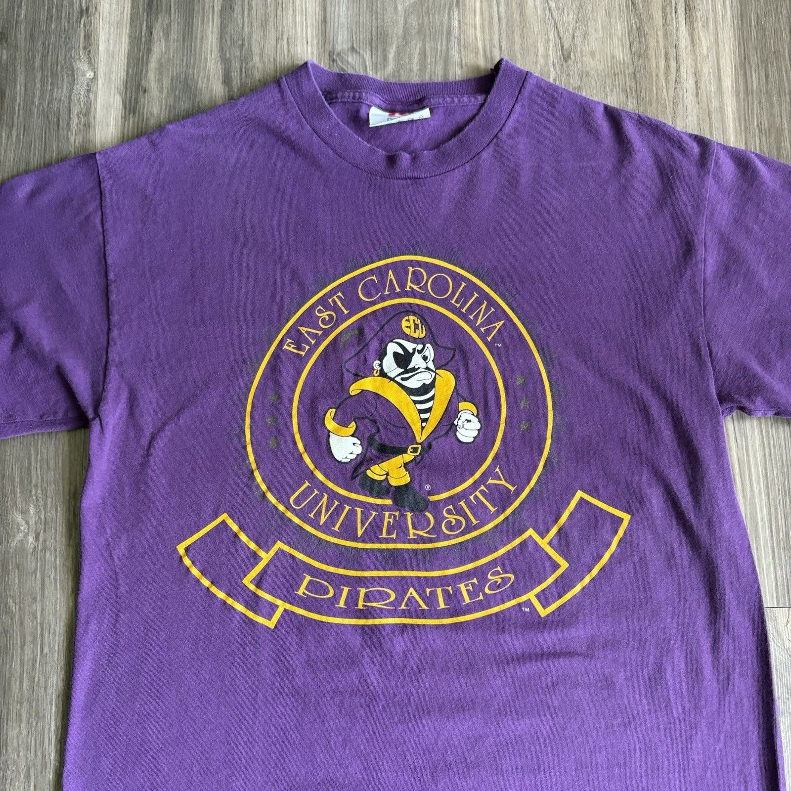 Vintage Vintage East Carolina University Pirates T-Shirt Mens Size L Size US L / EU 52-54 / 3 - 3 Thumbnail