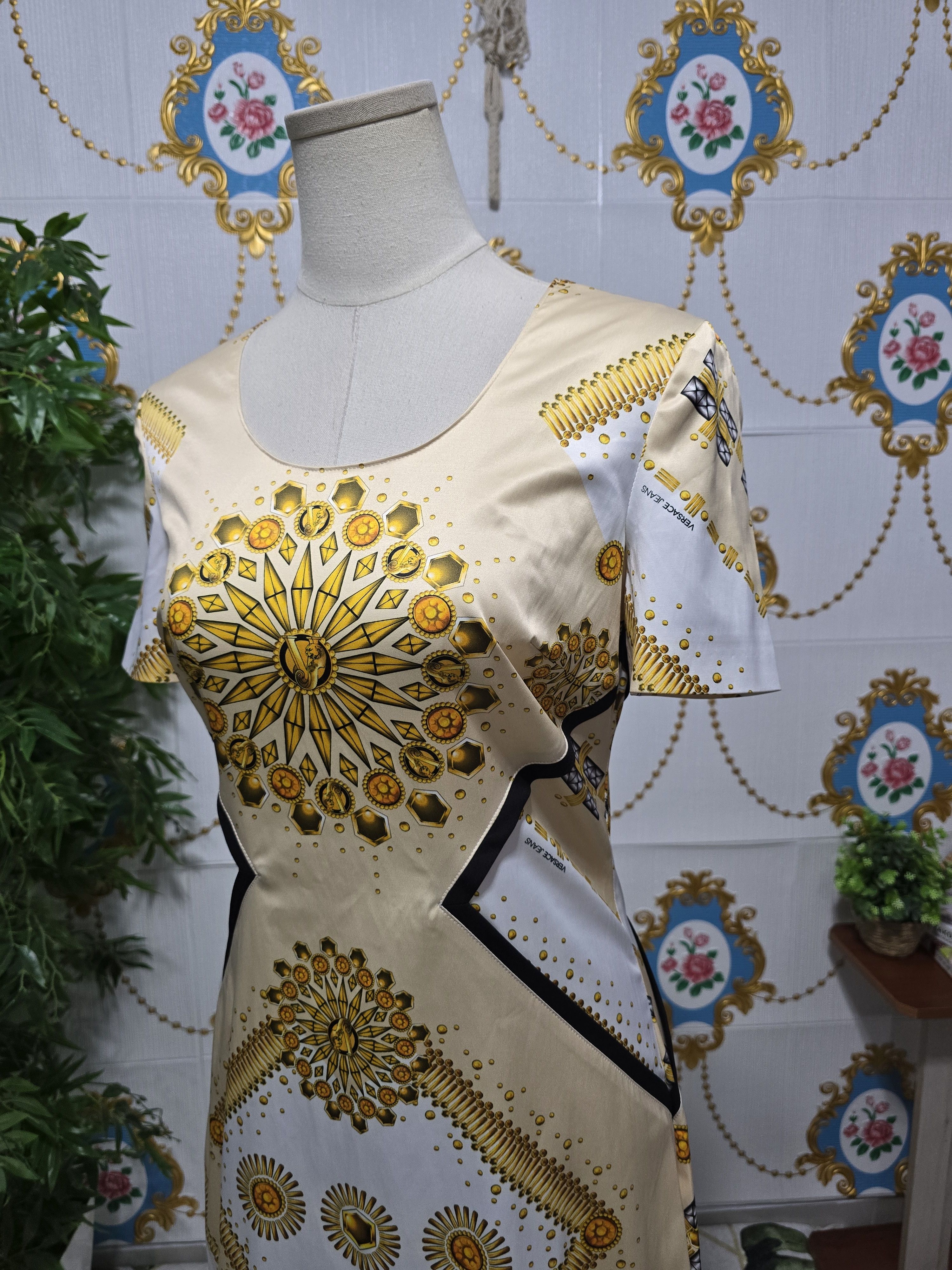 Versace VERSACE rare dress New ! Versace pattern BEAUTIFUL Size M / US 6-8 / IT 42-44 - 7 Thumbnail