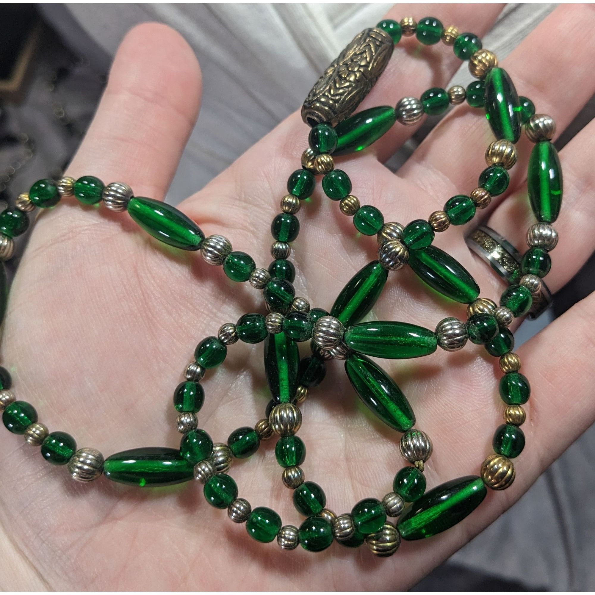 Other Retro Green Glass Beaded Necklace With Silver And Gold Tone Size ONE SIZE - 3 Thumbnail