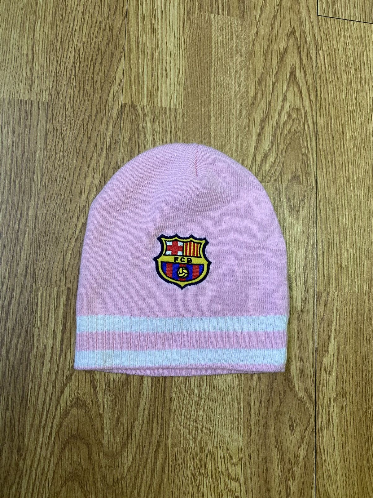 Vintage FC BARCELONA CLASSIC SOCCER VINTAGE BEANIE HAT Size ONE SIZE - 1 Thumbnail