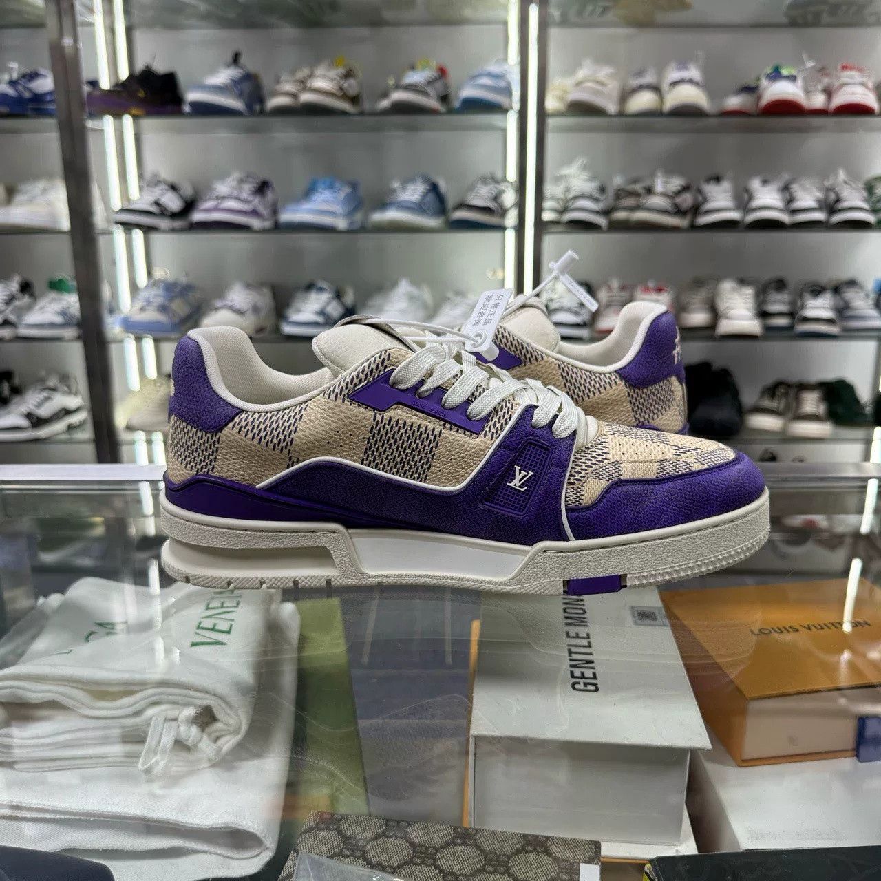 Louis Vuitton Louis Vuitton LV Trainer Size US 9 / EU 42 - 4 Thumbnail