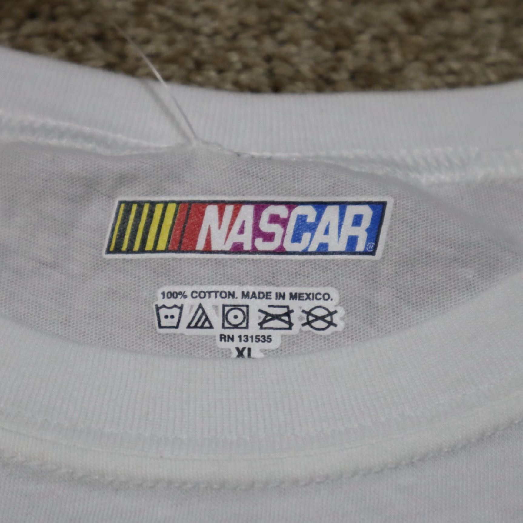 NASCAR VINTAGE NASCAR Shirt Women XL White 2000s NASCAR T-Shirt Graphic Print Preshrunk Cotton Short Sleeve Mensd? Size M / US 6-8 / IT 42-44 - 3 Thumbnail