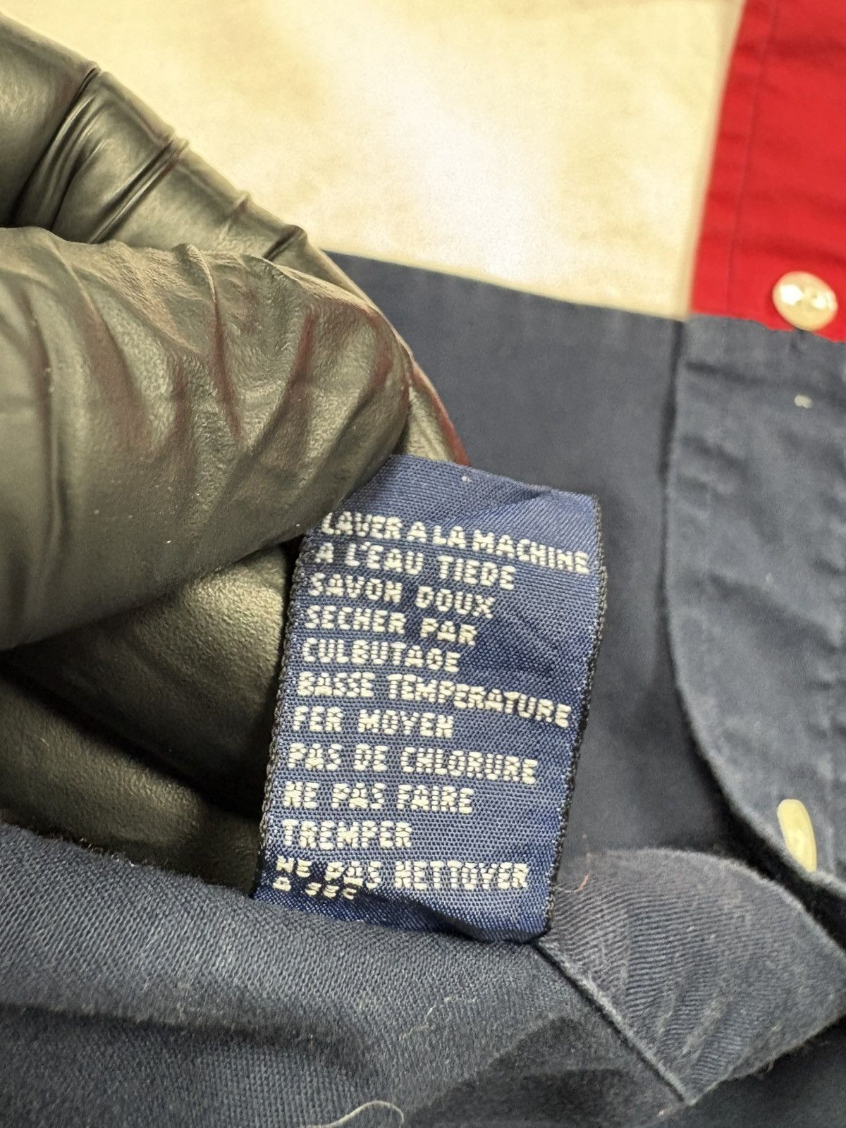Tommy Hilfiger Vintage Tommy Hilfiger Big Flag Block 90s Shirt Saipan M Y2K Size US M / EU 48-50 / 2 - 22 Thumbnail