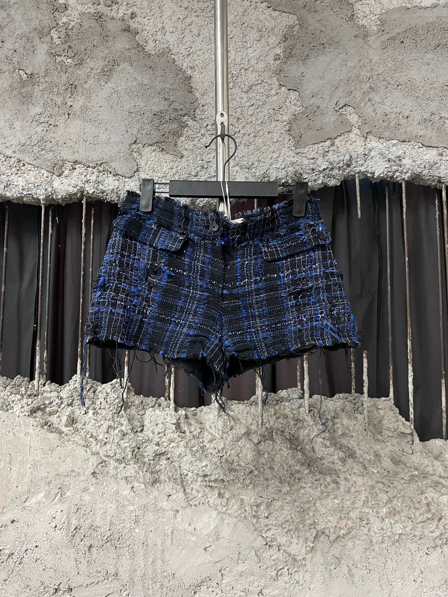 Chanel Chanel short 34 99 new Size 25" / US 0 / IT 36 - 1 Thumbnail