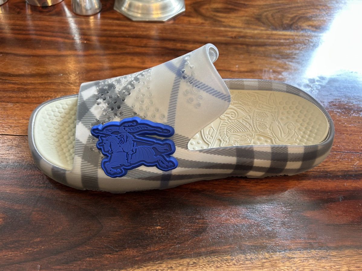 Burberry Stingray Check Rubber Slide Sandals Size US 10 / EU 43 - 2 Thumbnail