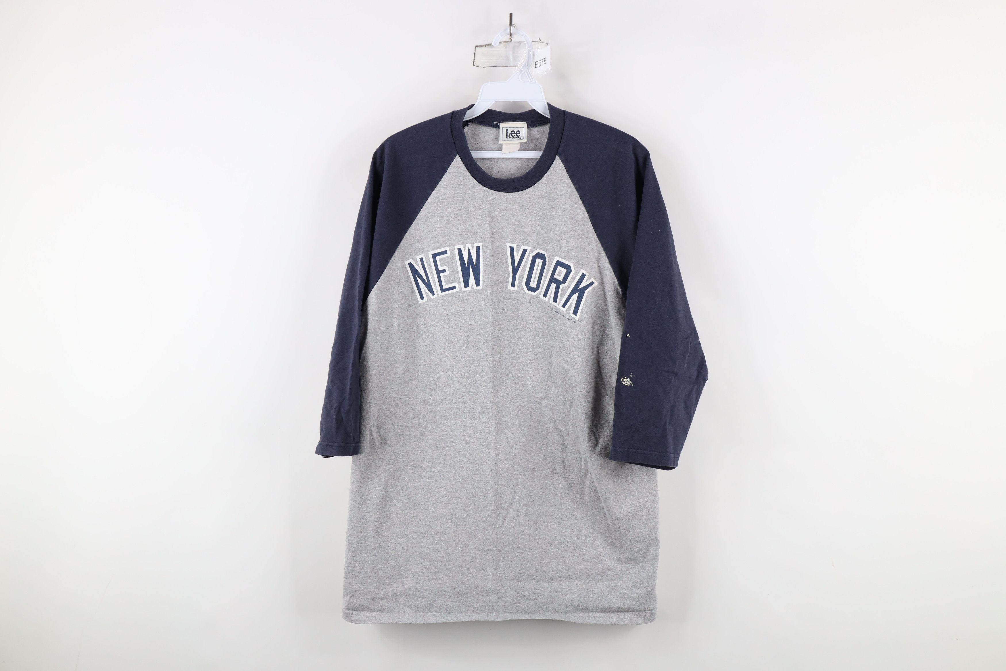 Vintage Vintage Y2K 2004 Yankees Baseball 3/4 Sleeve Raglan T-Shirt Size US L / EU 52-54 / 3 - 1 Thumbnail