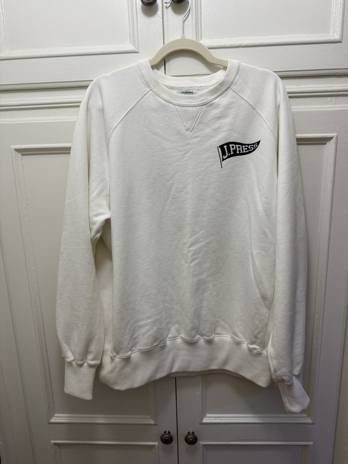 J. Press J. Press White Pennant Crewneck Sweater Size CL Size US XL / EU 56 / 4 - 2 Thumbnail