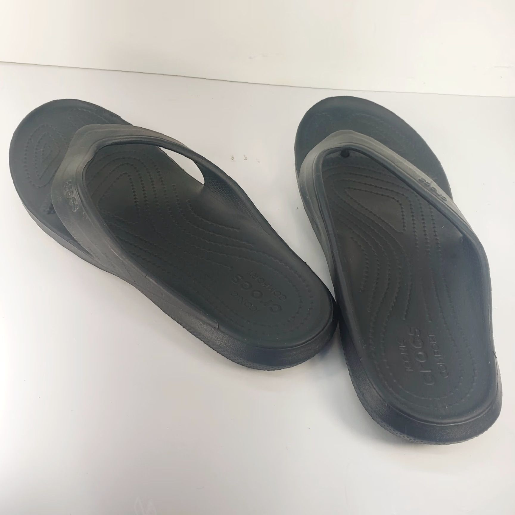 Crocs Crocs Flip Flops Thong Sandals Men's Women's 9 11 Black Comfort Slip On Logo Breathable Lightweight Casual Shoes Size US 9 / IT 39 - 5 Thumbnail