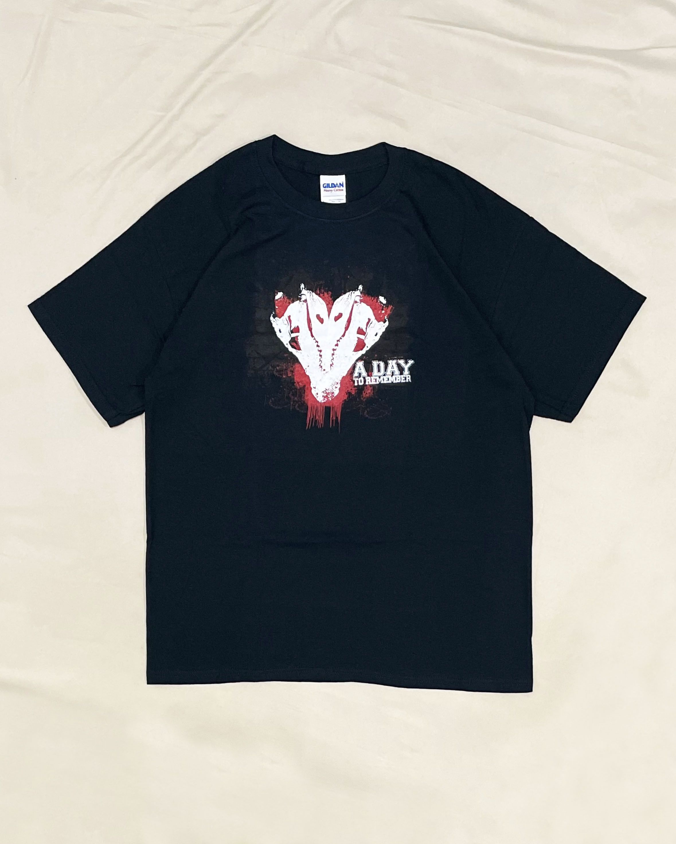 Band Tees A Day To Remember Gator Heart Tshirt Size US L / EU 52-54 / 3 - 1 Thumbnail