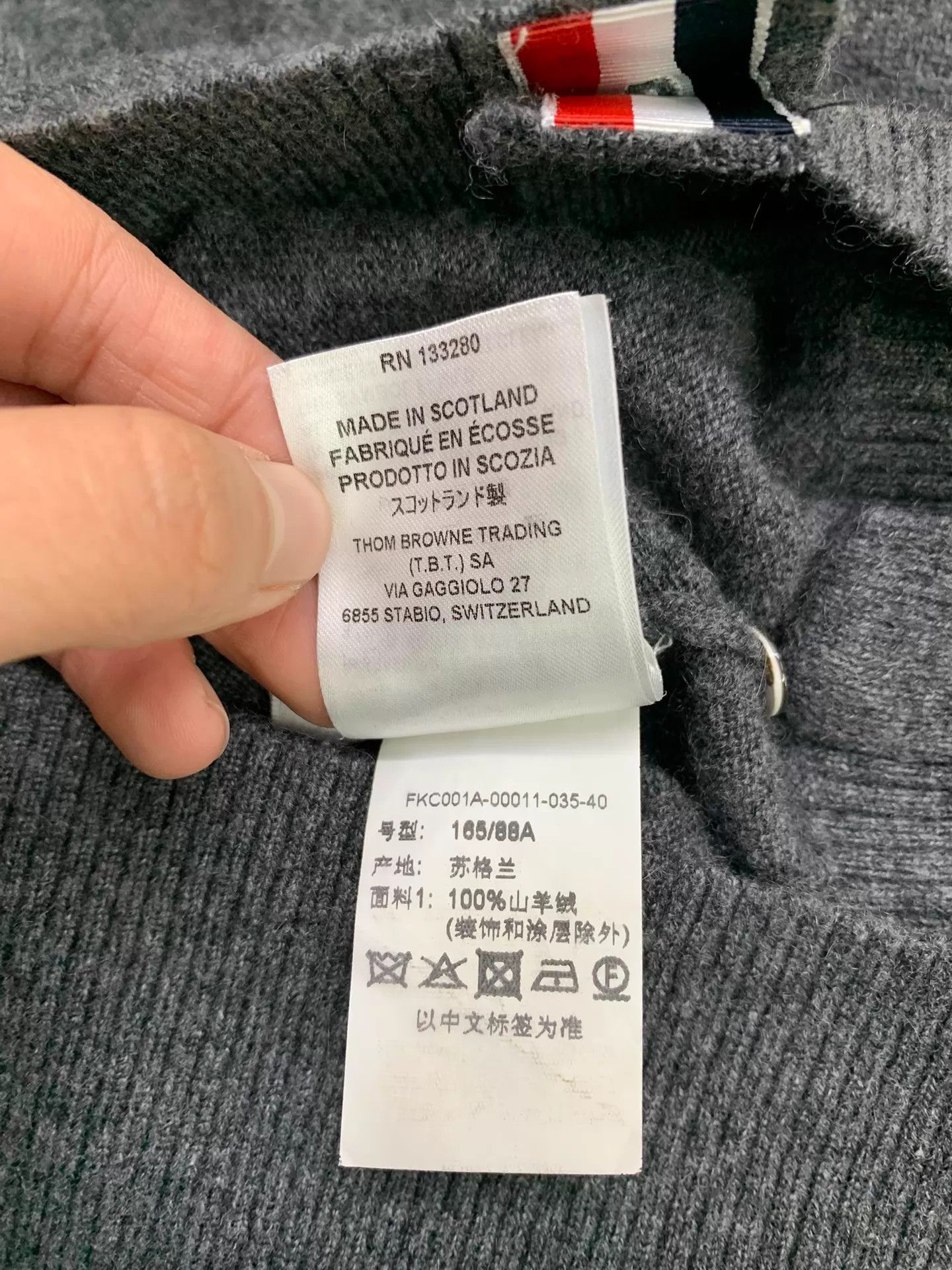 Thom Browne Thom Browne Classic Gray V-neck Cashmere Cardigan 40 New Size S / US 4 / IT 40 - 7 Thumbnail