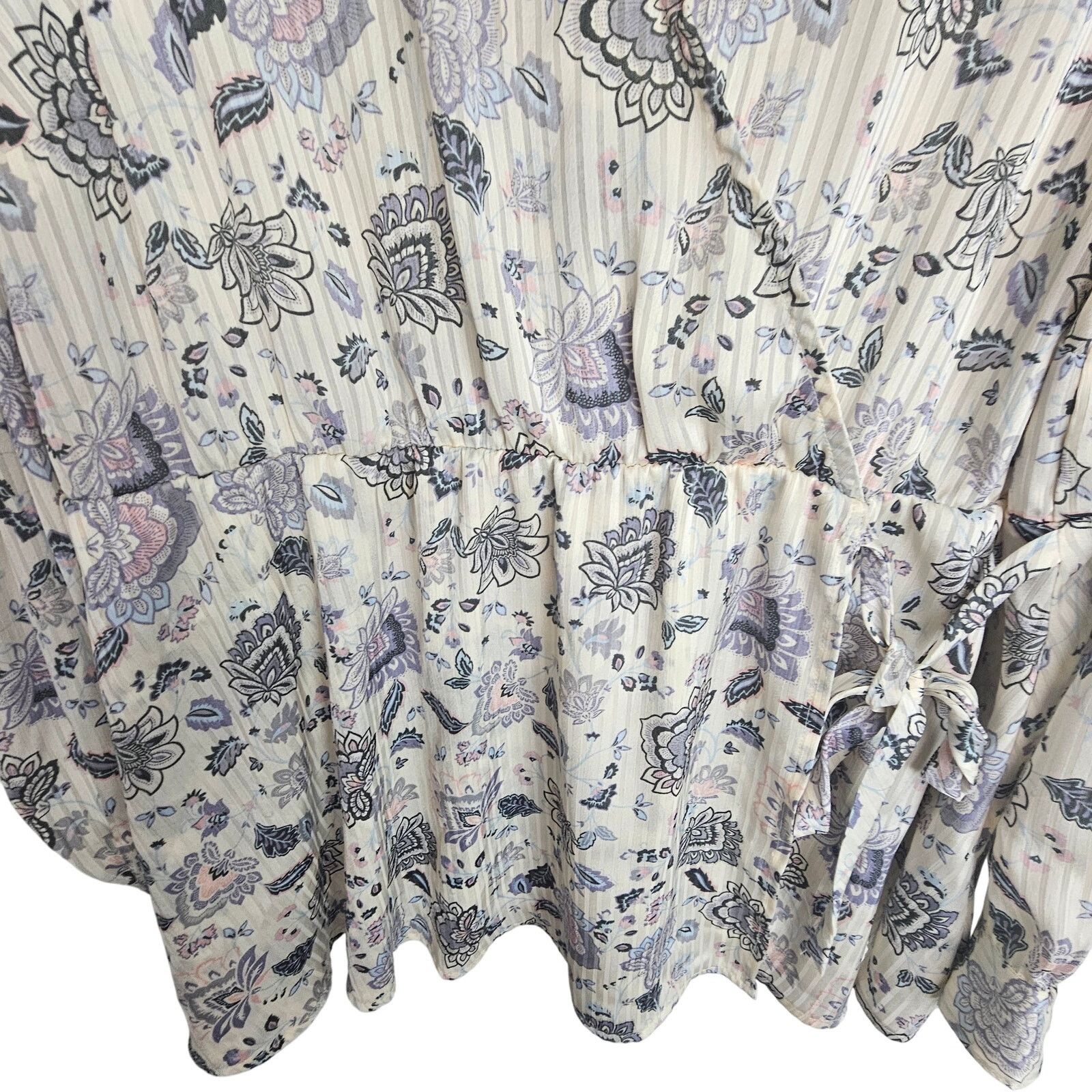 Corridor Torrid Blouse Women 2X Floral Stripe Satin Collared Surplice Size XXL / US 16-18 / IT 52-54 - 4 Thumbnail