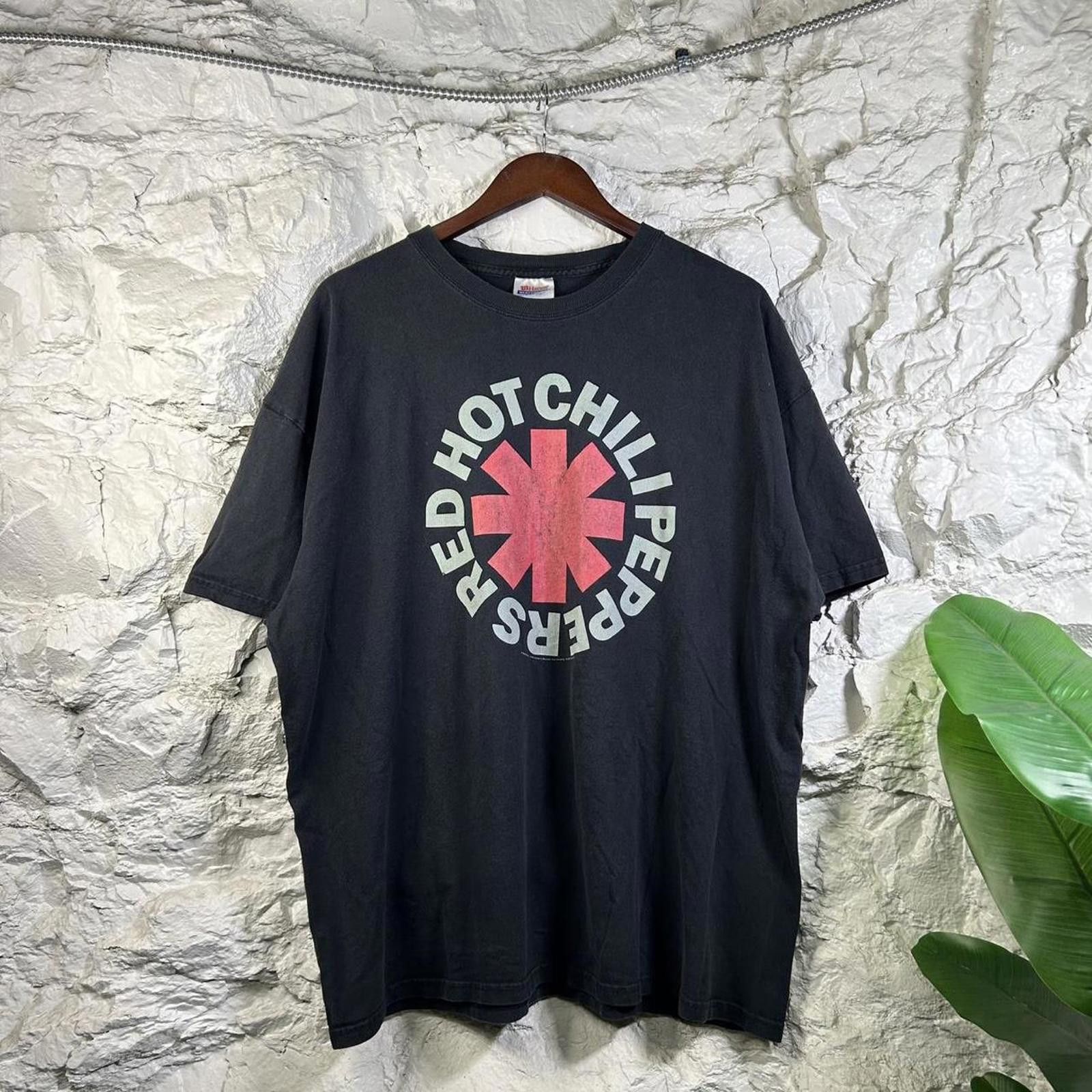 Other 2005 Red Hot Chili Peppers Tee Size XXL Size US XXL / EU 58 / 5 - 4 Thumbnail