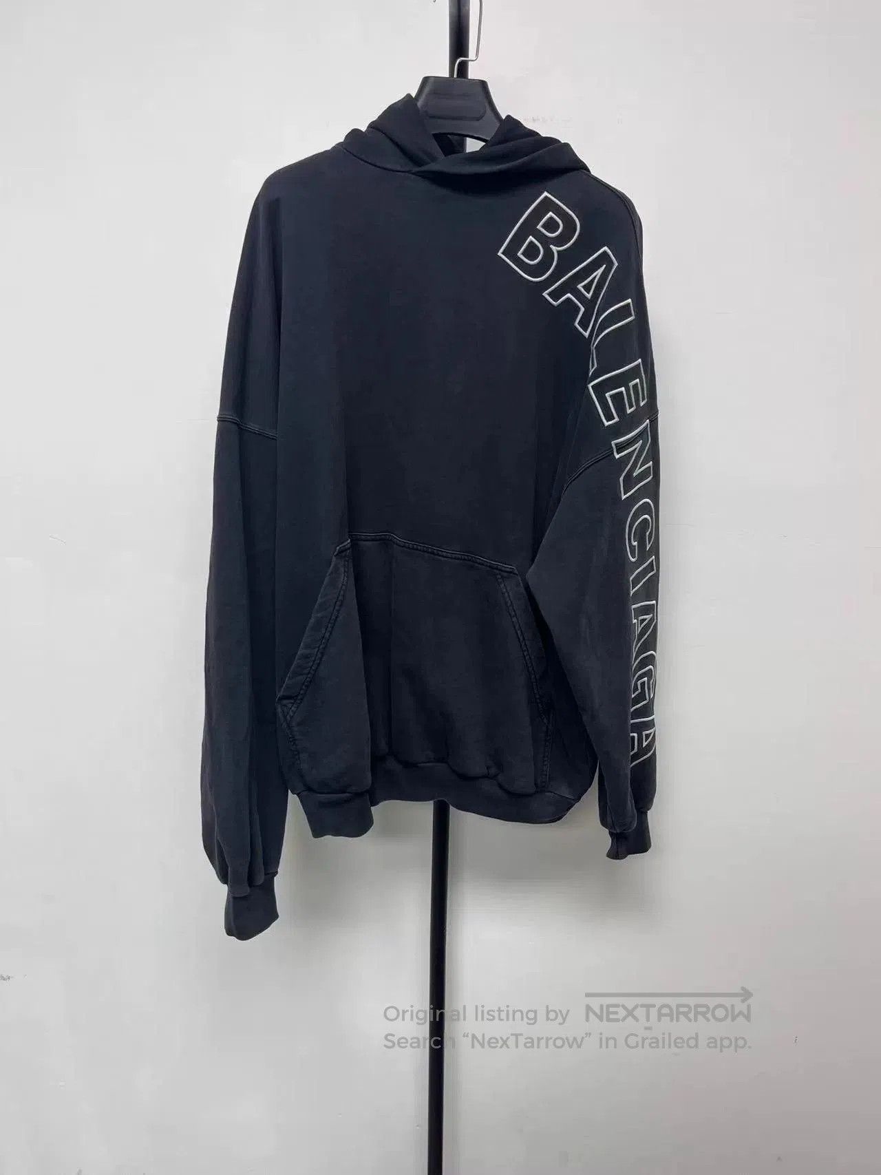 Balenciaga balenciaga logo print black hoodie. Size US M / EU 48-50 / 2 - 1 Thumbnail