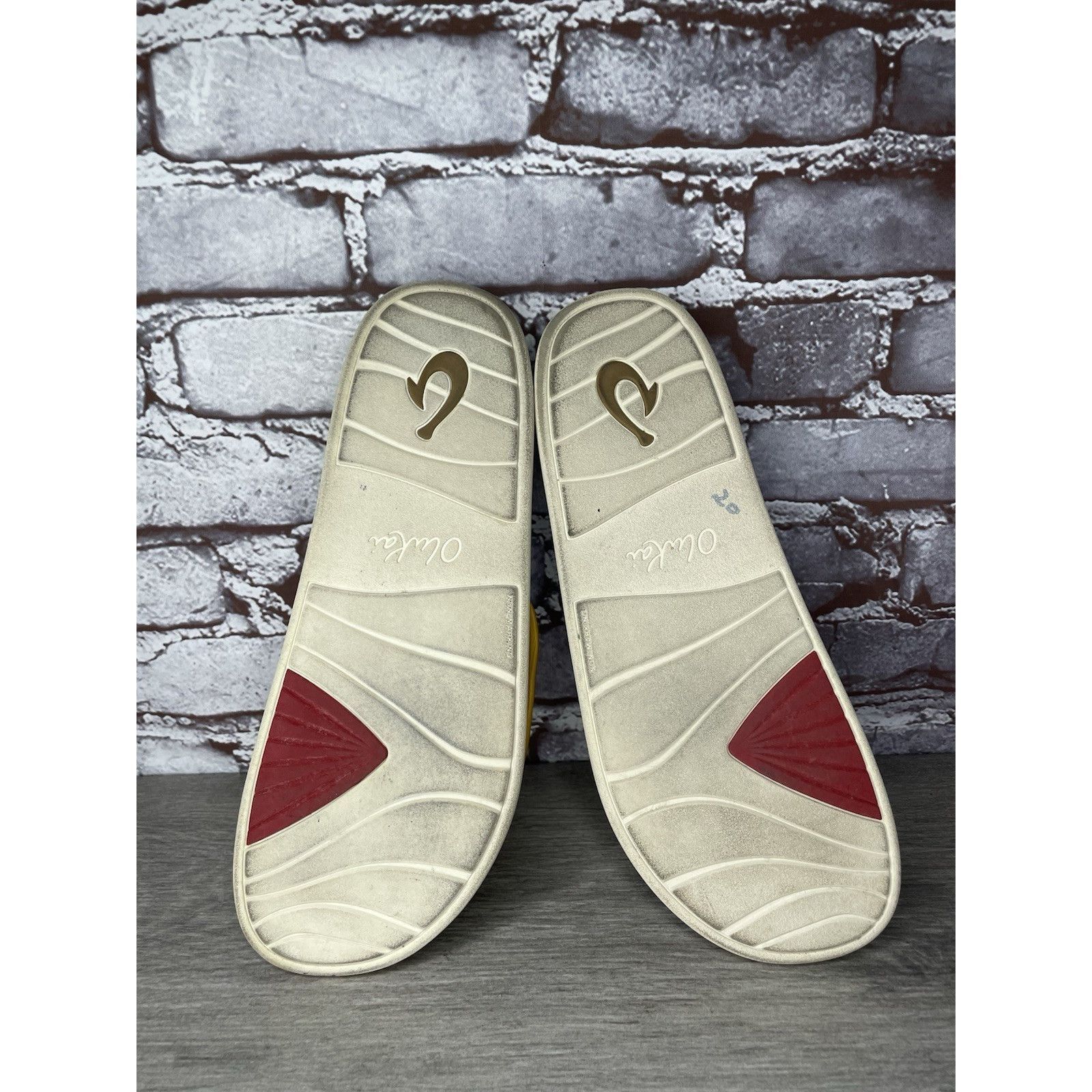 Olukai Olukai Pihapiha Gold Leather Beach Slides Casual Sandals Wom Size US 10 / IT 40 - 23 Thumbnail