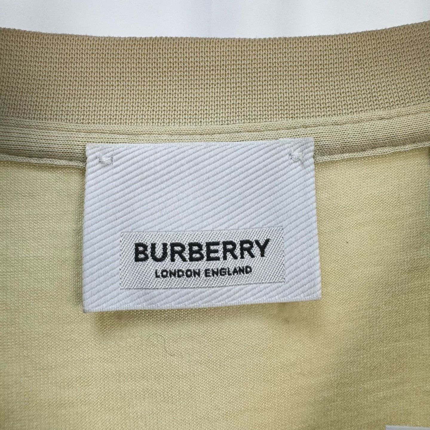 Burberry Burberry Printed Letter Short-Sleeve Size US M / EU 48-50 / 2 - 5 Thumbnail