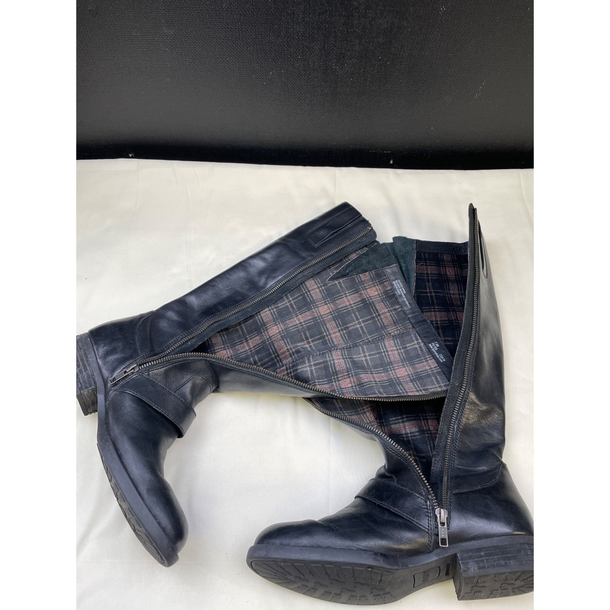 Born Born Women's Black Leather Riding Boot/ Shoes Size 7.5 SKU 5 Size US 7.5 / IT 37.5 - 7 Thumbnail
