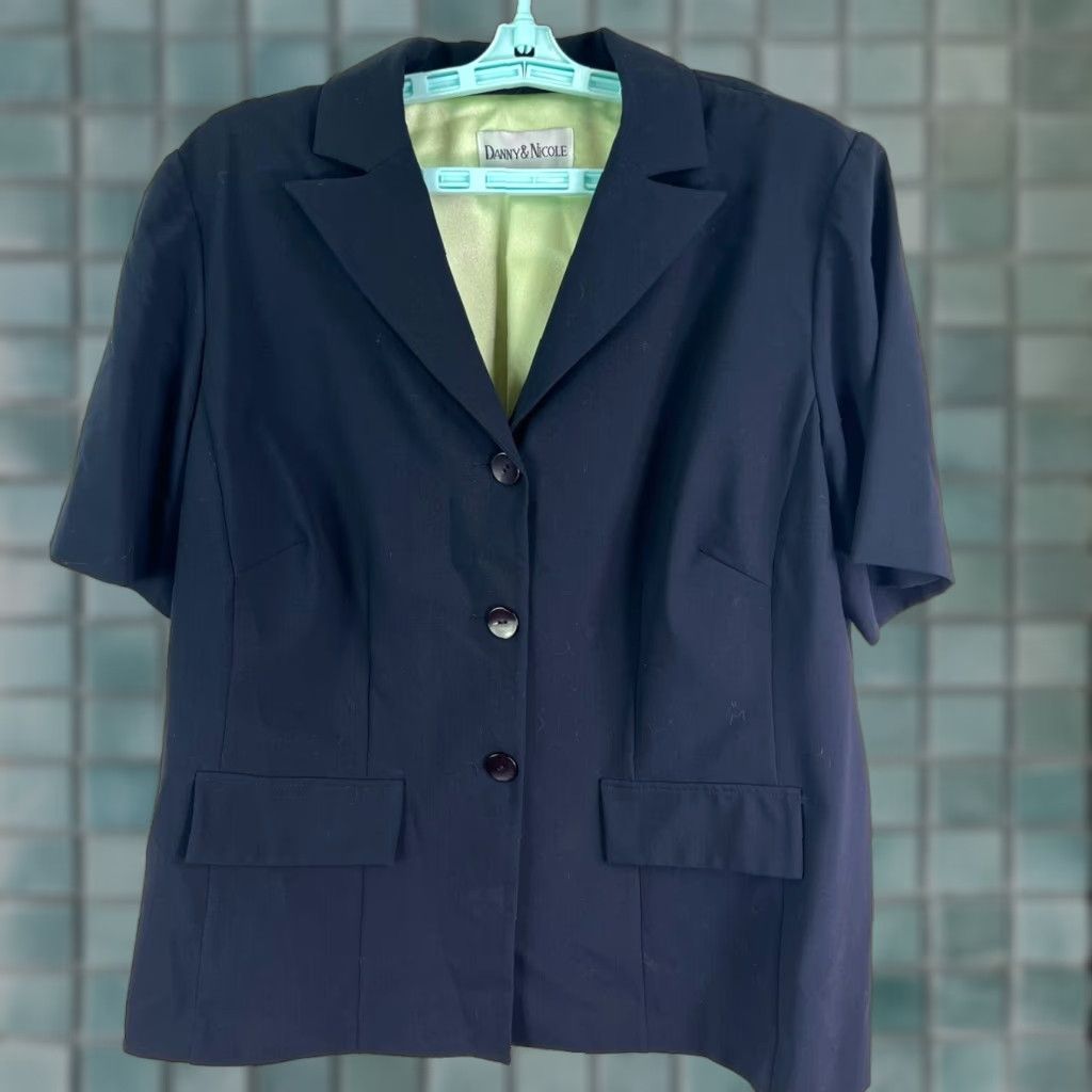Vintage DANNY & NICOLE Blazer Womens 14W Blue Blazer Jacket Short Sleeve Notch Three-Button Regular Fit Lightweight Lined Solid Blazer Jacket Size 36" / US 14 / IT 50 - 1 Thumbnail