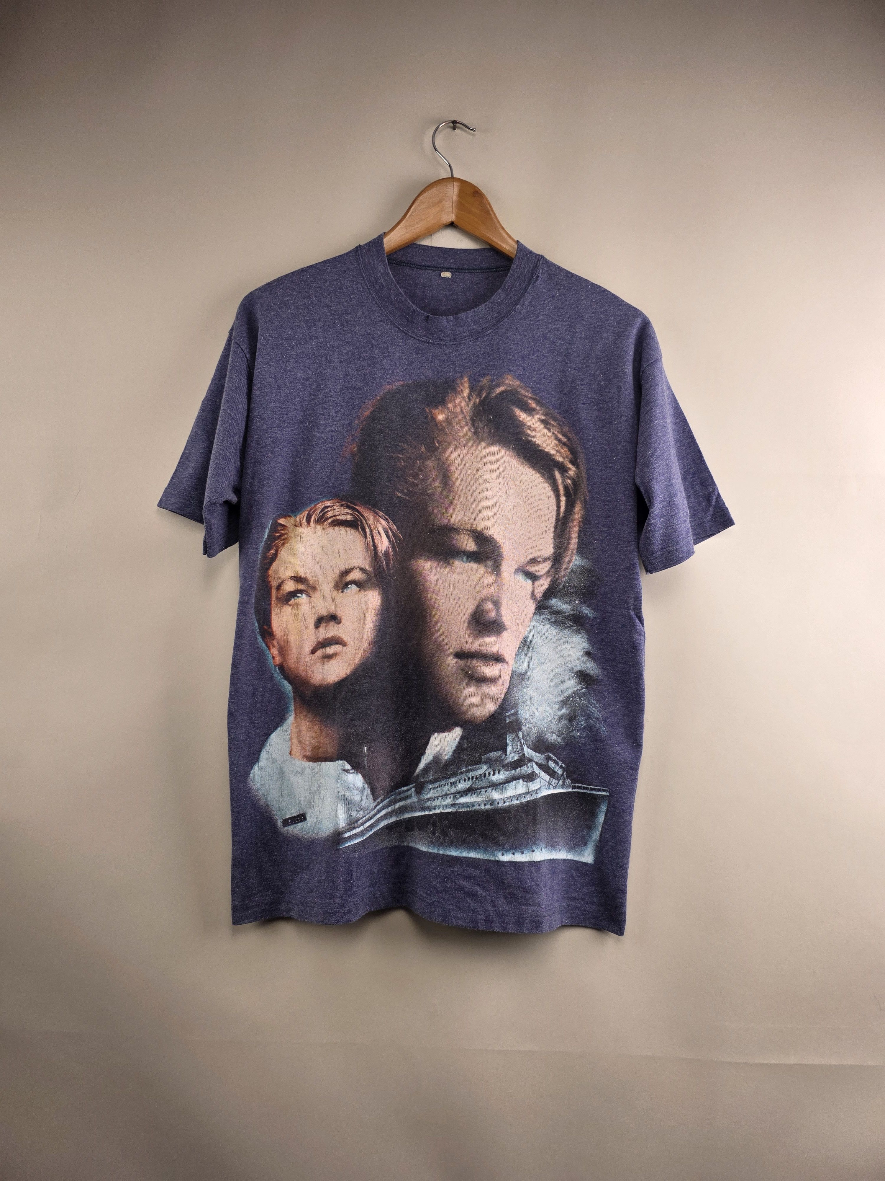 Vintage 90s Leonardo Dicaprio Titanic Rap tee M 21" 26.5" Size US M / EU 48-50 / 2 - 1 Thumbnail