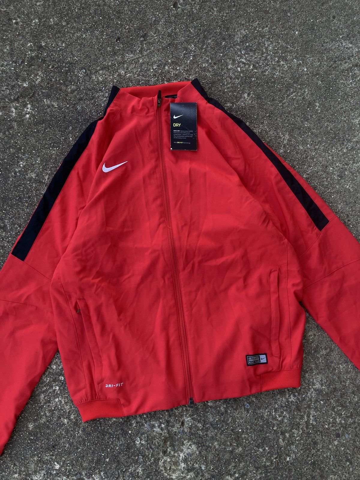 Nike × Vintage Vintage 2000s Nike trackjacket Size M / US 6-8 / IT 42-44 - 1 Thumbnail