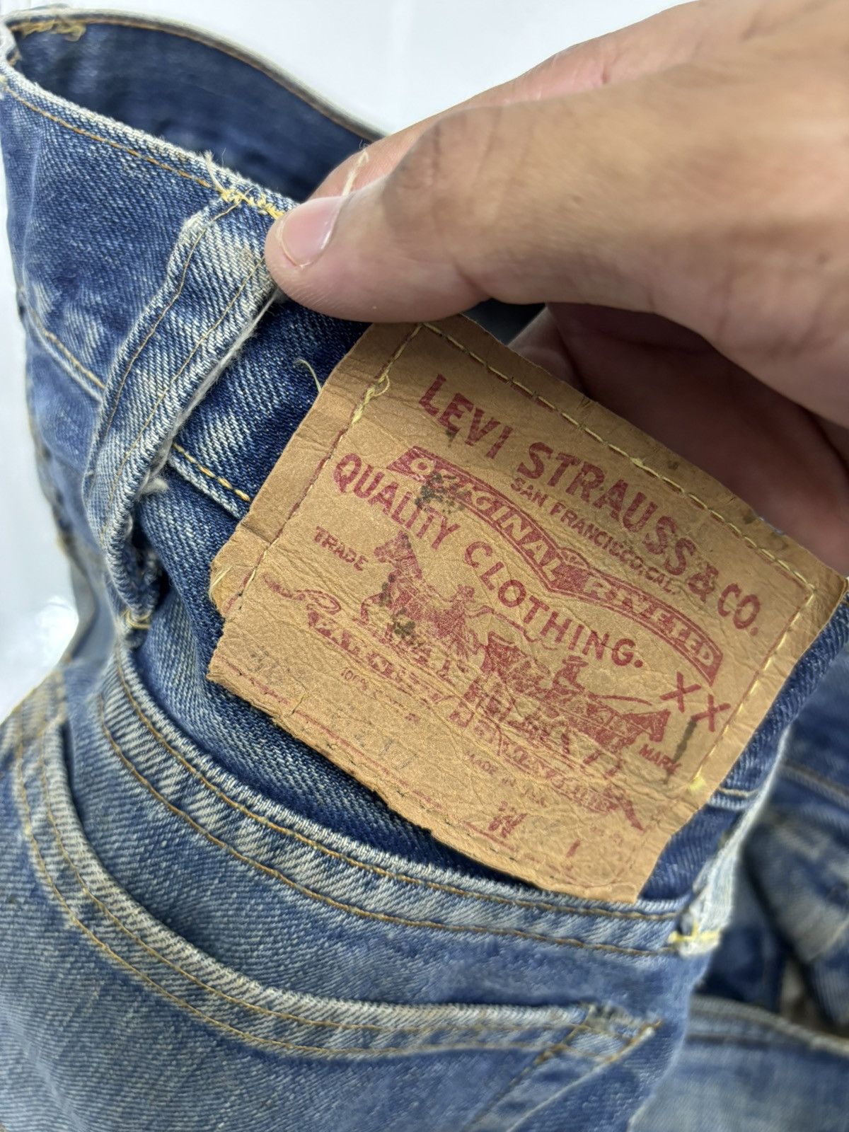 Levi's Levis 505 70s Button 8 Distressed Denim Jeans Size US 35 - 8 Thumbnail
