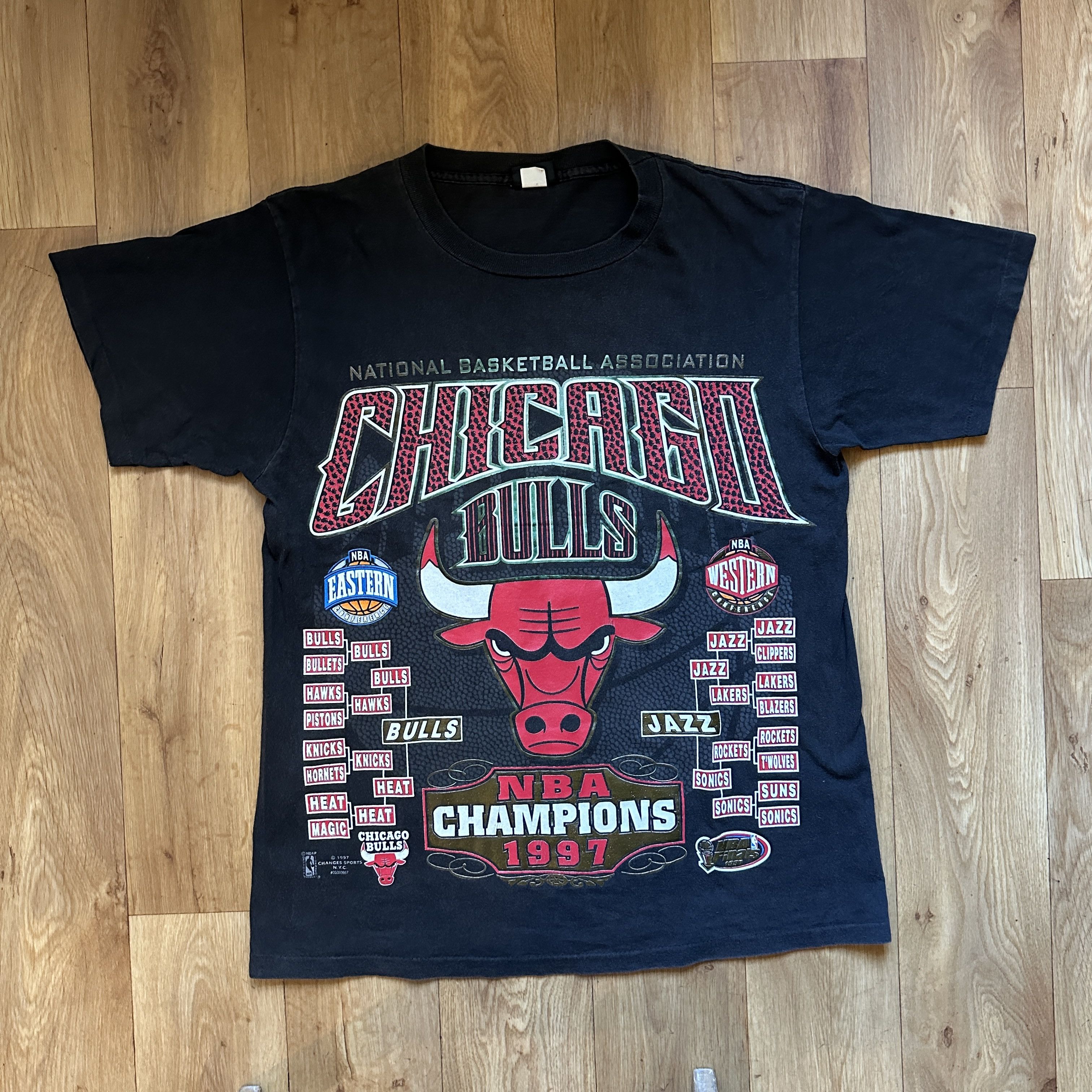 CHICAGO BULLS LOGO T-SHIRT/NBA/Tシャツ/Marcelo Burlon Marcelo Burlon County of Milan Black NBA Edition Chicago