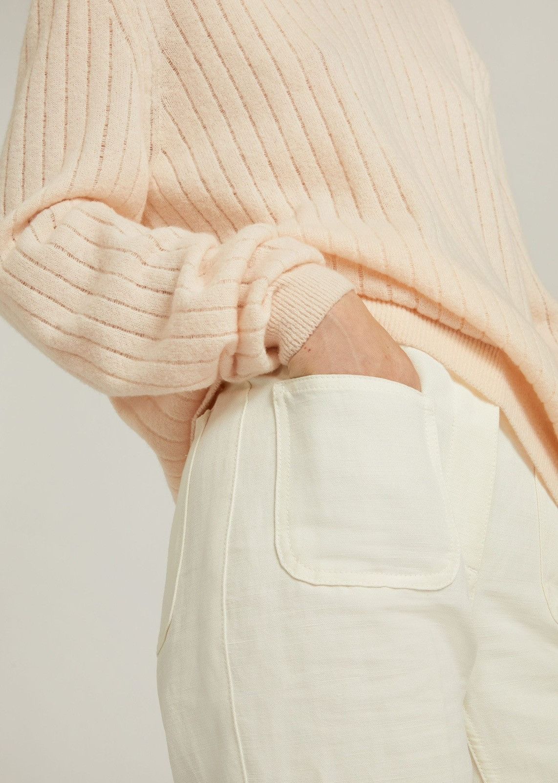 Loro Piana o1srvl11e0825 FAM7894 Gaiole Crewneck Sweater in Light Pink Size XS / US 0-2 / IT 36-38 - 2 Thumbnail