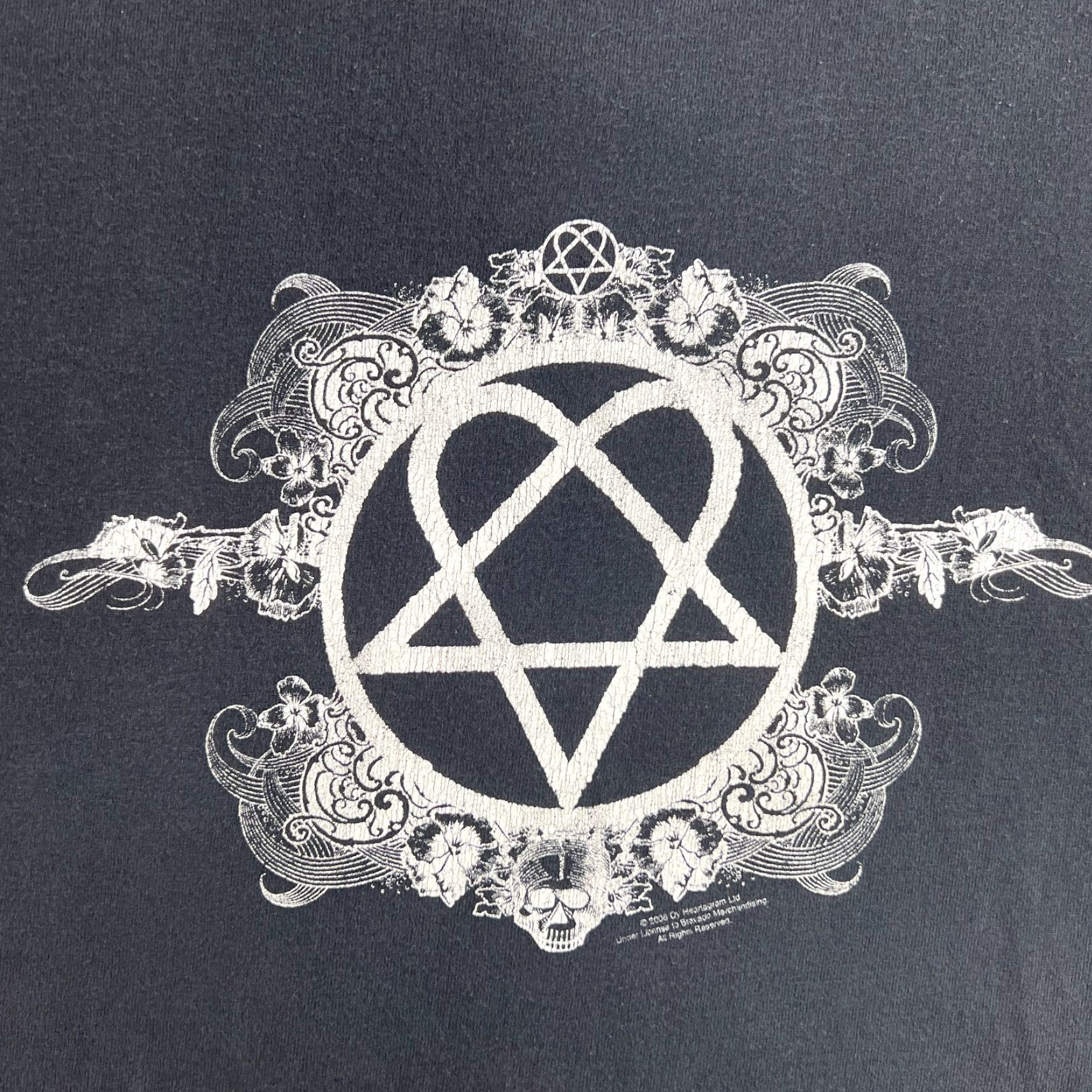 Vintage VINTAGE Y2K HIM Heartagram Skull Flowers 2006 Licensed T-Shirt XL Unisex Emo Goth Music Size US XL / EU 56 / 4 - 2 Thumbnail