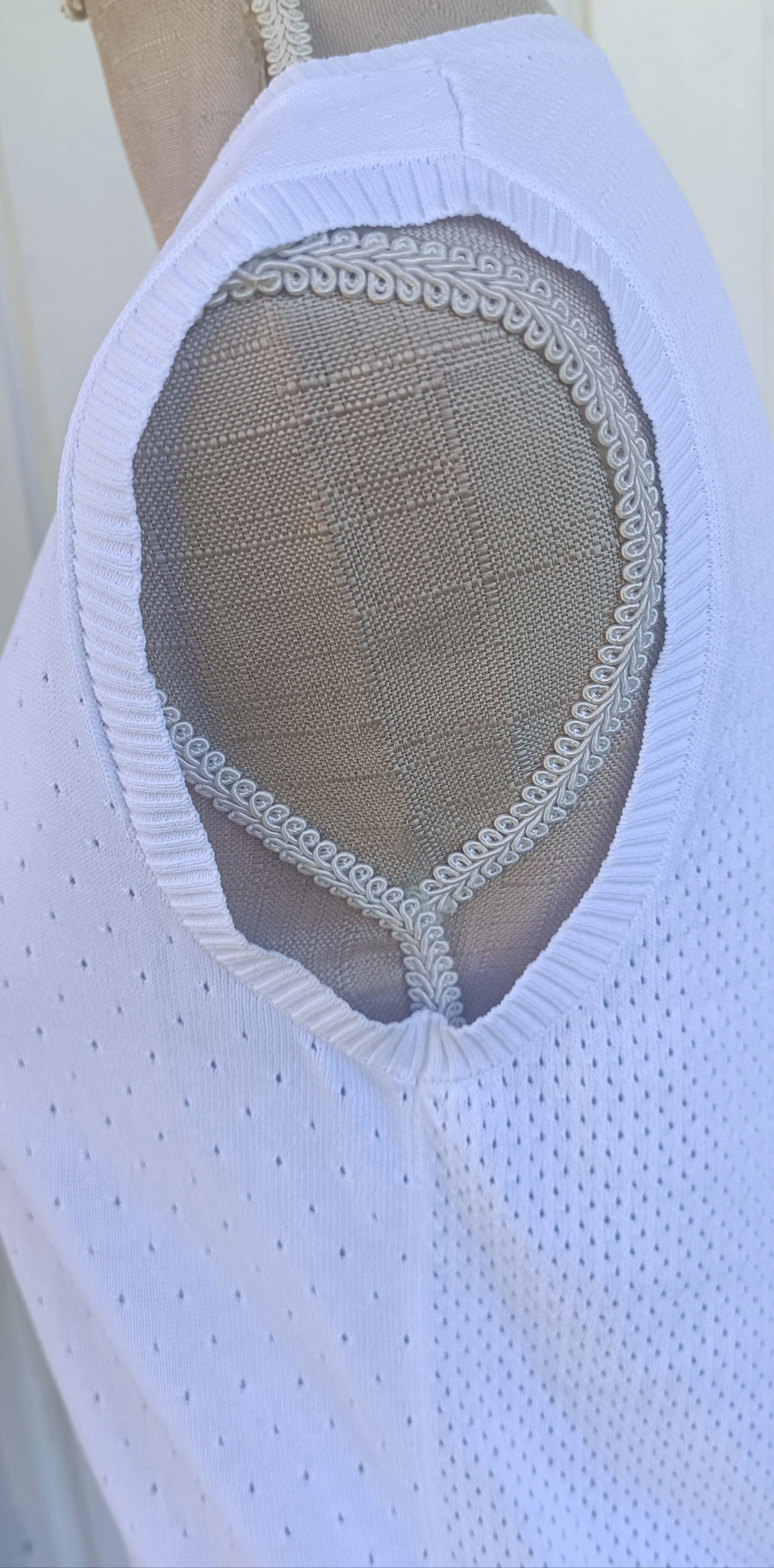 Dior Sleeveless perforated cotton top Size US S / EU 44-46 / 1 - 7 Thumbnail