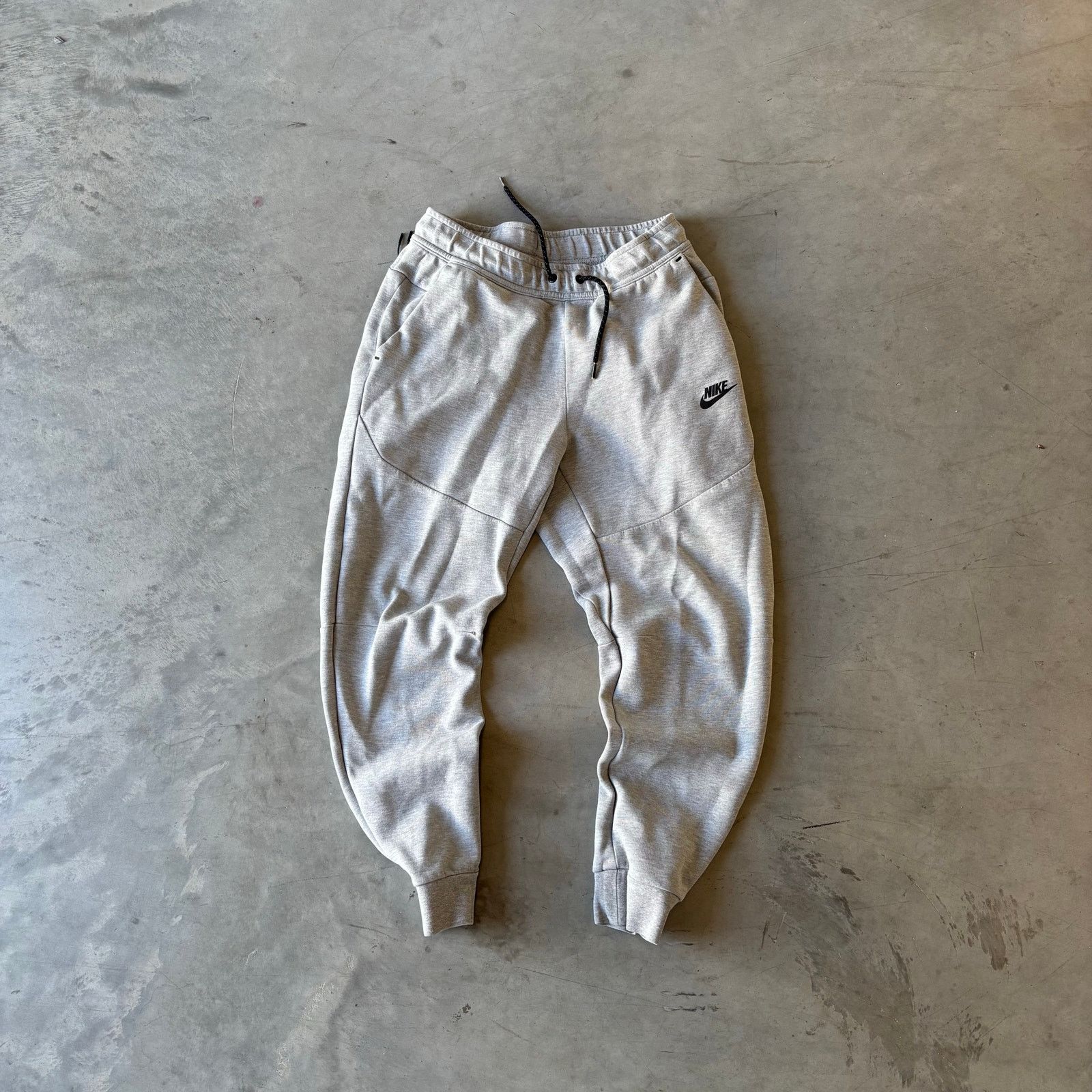 Nike Grey Nike Tech Jogger Sweatpants Size US 28 / EU 44 - 1 Thumbnail