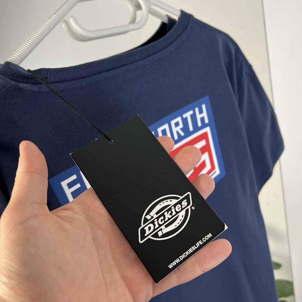 Dickies New! Vintage Dickies Big Logo T-Shirt Sk8 Style Size US XL / EU 56 / 4 - 3 Thumbnail