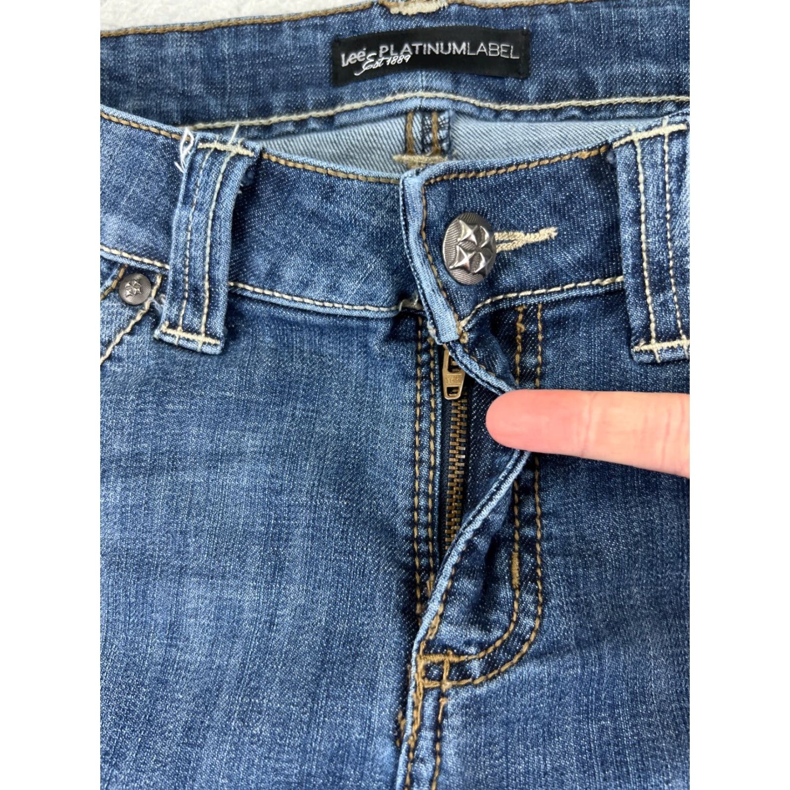 Lee Lee Jeans Women Bootcut Denim 28x32 Blue Mid Rise 8 Regular 5-Pocket Zipper Distressed Cotton Blend Cowboy Southwestern Designer N/A Size 30" / US 8 / IT 44 - 5 Thumbnail
