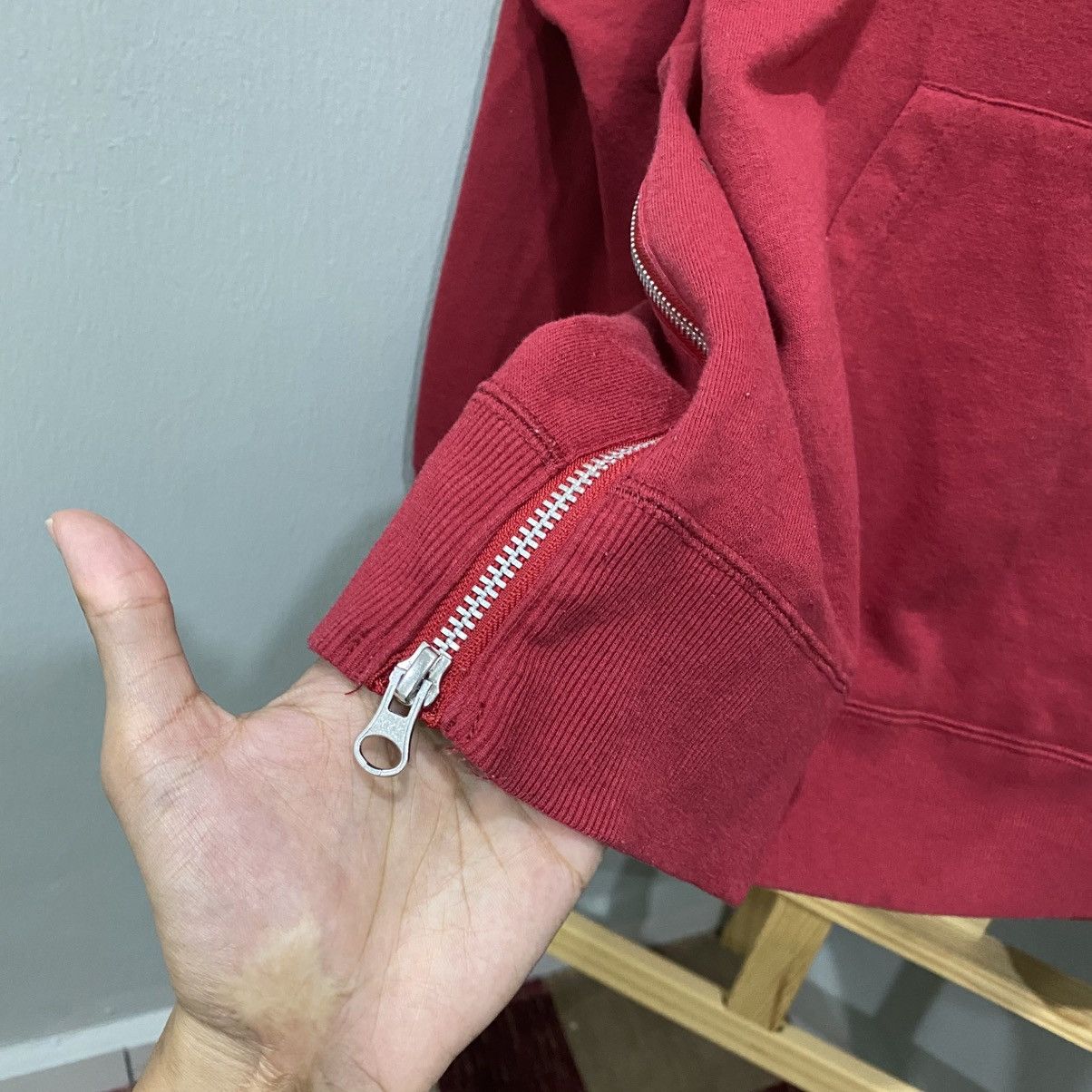 atmos Archive Atmos 2000 Tokyo Sleeve Print Hoodie Red Streetwear Size US L / EU 52-54 / 3 - 7 Thumbnail
