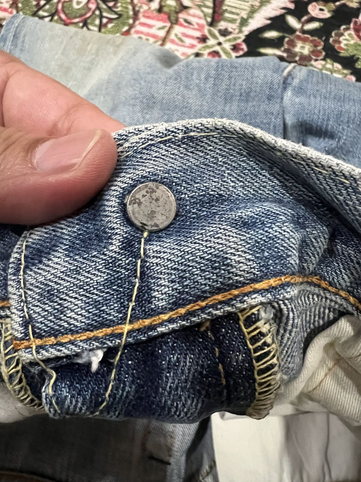 Levi's VINTAGE LEVIS 505 E LVC SELVEDGE DISTRESSED WASHED JEANS Size US 32 / EU 48 - 10 Thumbnail
