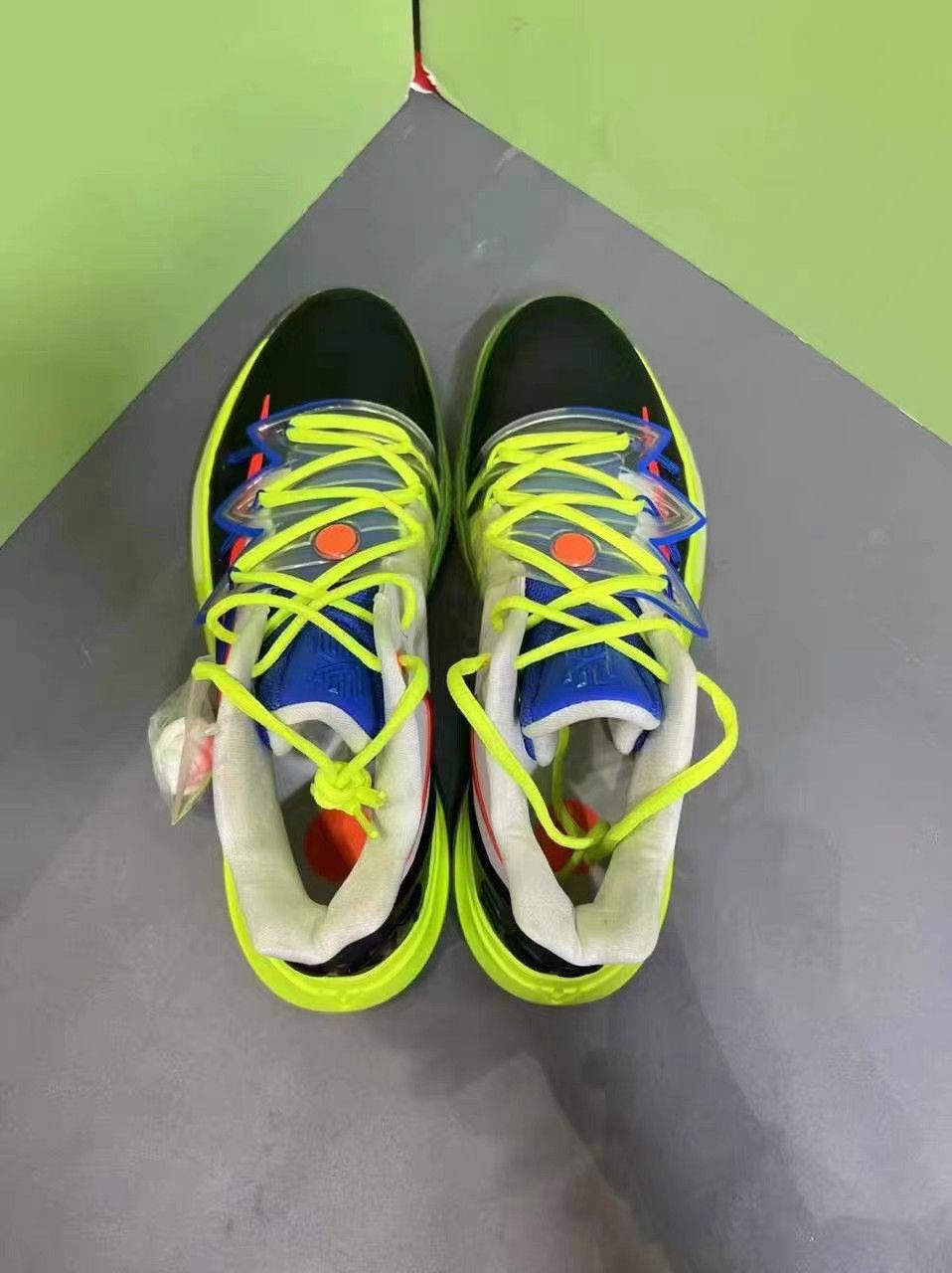 Nike Nike Kyrie 5 Basketball Shoes K15 Size US 12 / EU 45 - 7 Thumbnail