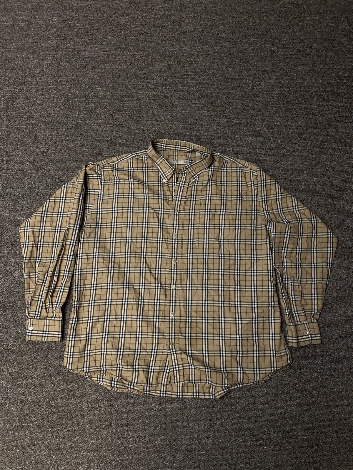 Burberry Button Up Shirt | Size M | Good Condo