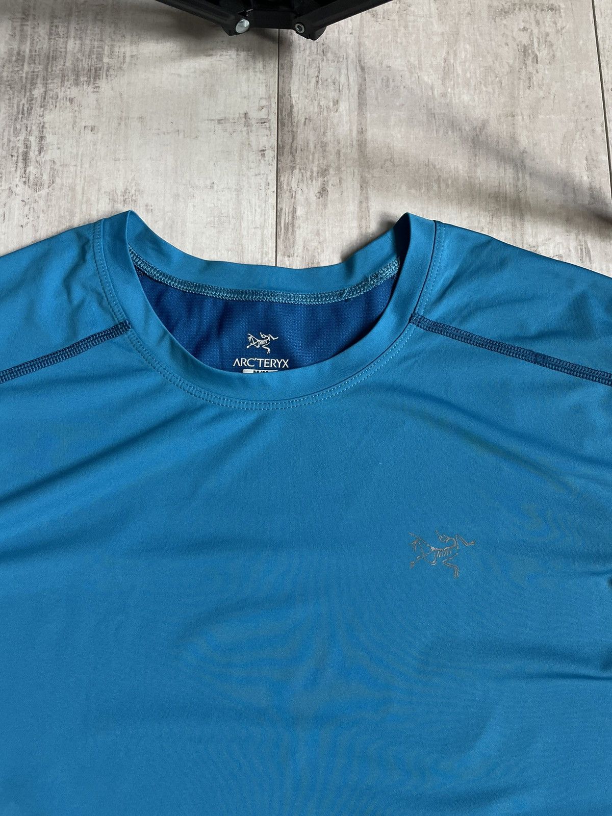 Arc'teryx Arcteryx Thermal T-Shirt Reflective Logo RARE Size US M / EU 48-50 / 2 - 2 Thumbnail