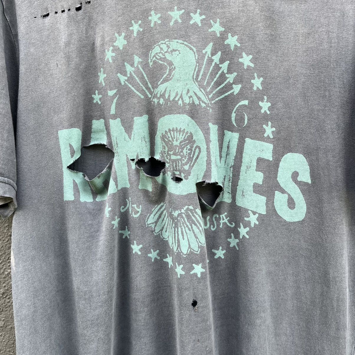 Band Tees Thrashed Faded Distressed Ramones Band Tee Size US L / EU 52-54 / 3 - 3 Thumbnail
