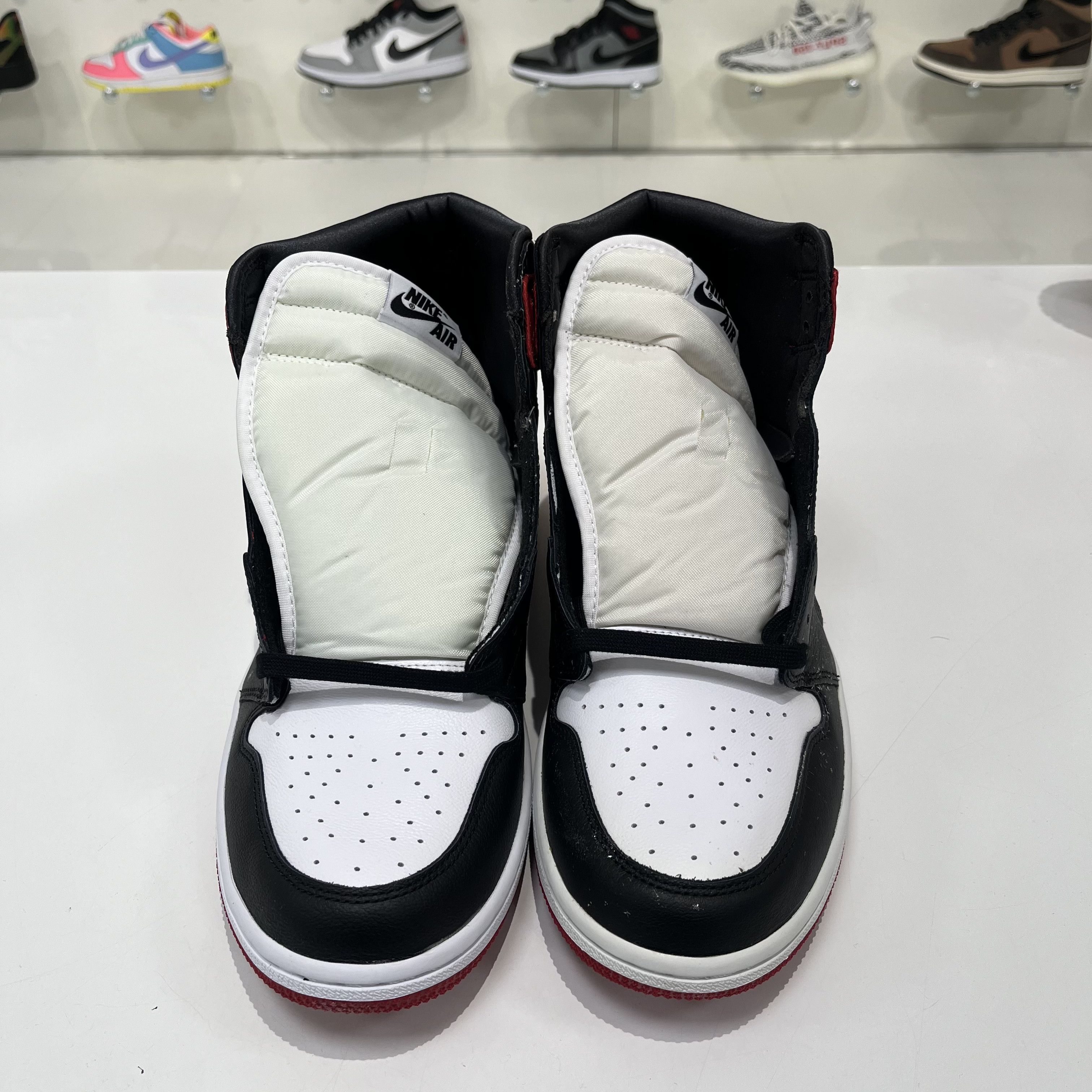 Nike Air Jordan 1 Retro High Satin Black Toe (W) Size US 11.5 / EU 44-45 - 5 Thumbnail
