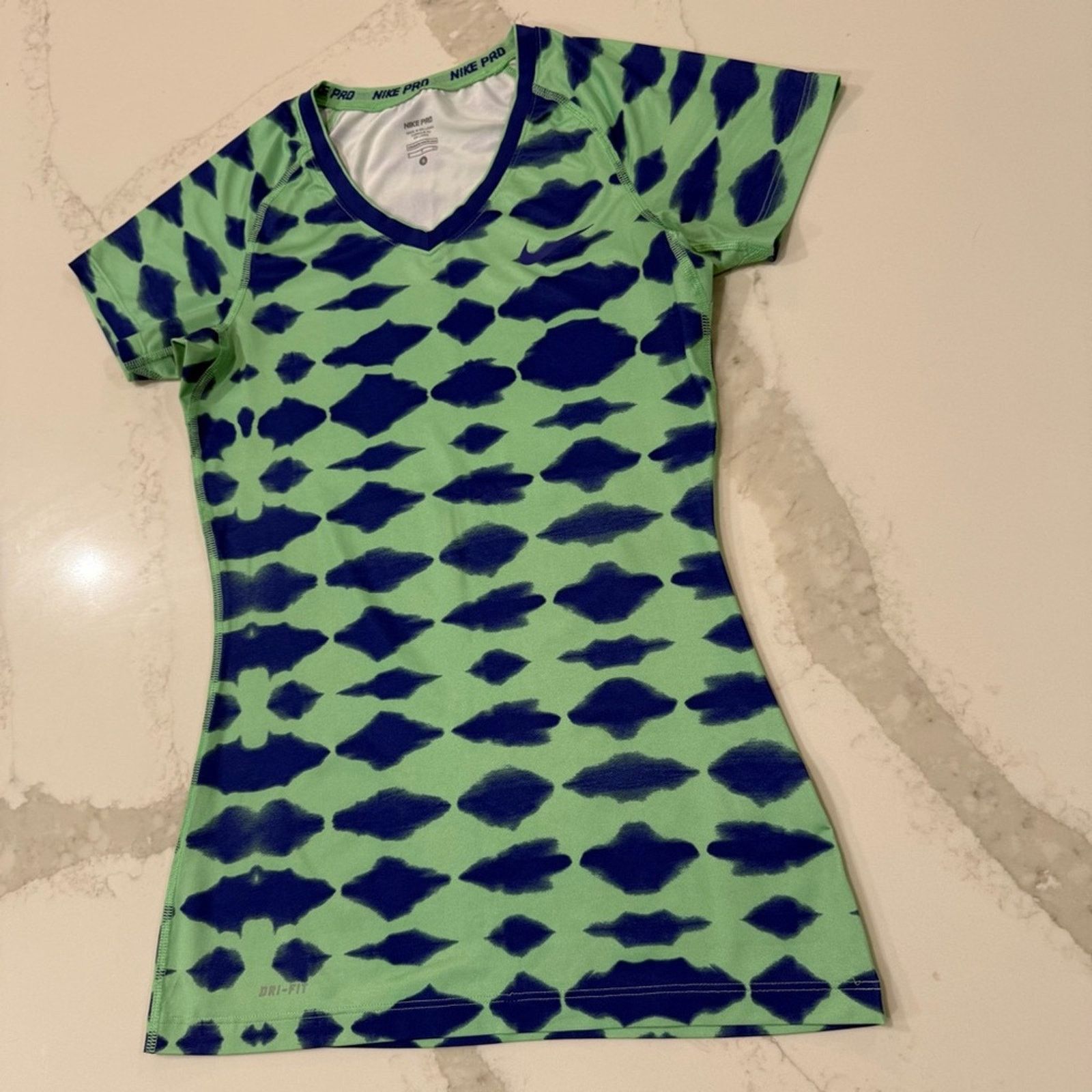 Nike Nike Pro DriFit Fitted VNeck Short Sleeve Top Women’s Small Size S / US 4 / IT 40 - 2 Thumbnail