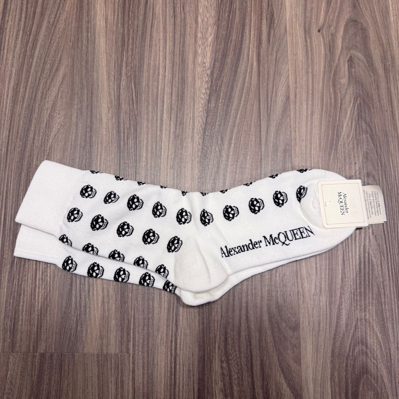 Alexander McQueen NWT Alexander McQueen Skull Short Socks, M, White Size ONE SIZE - 1 Thumbnail