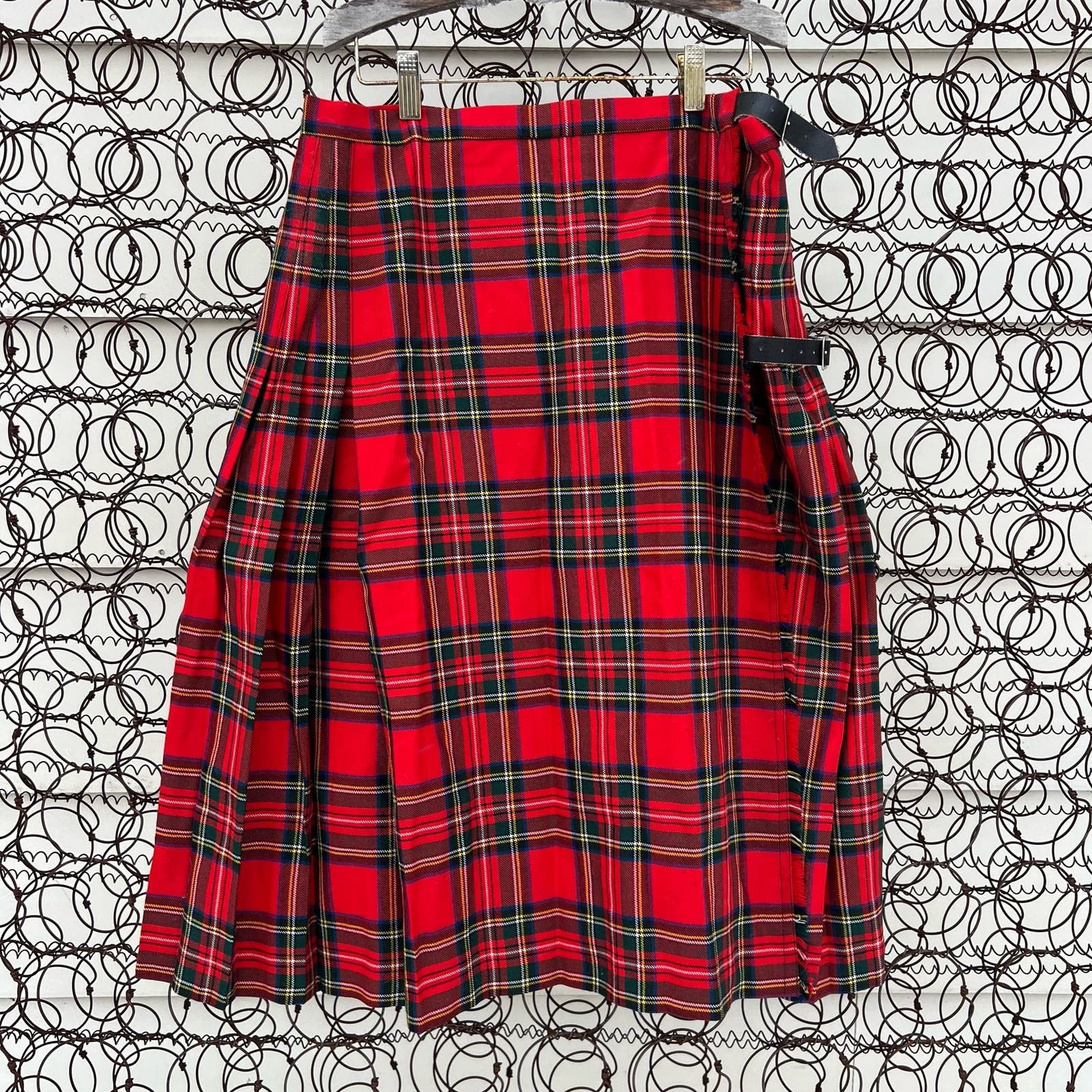 image of Vintage Tartan Gift Shops Scottish Knee Length Red Wool Plaid Skirt, Women's (Size 38)