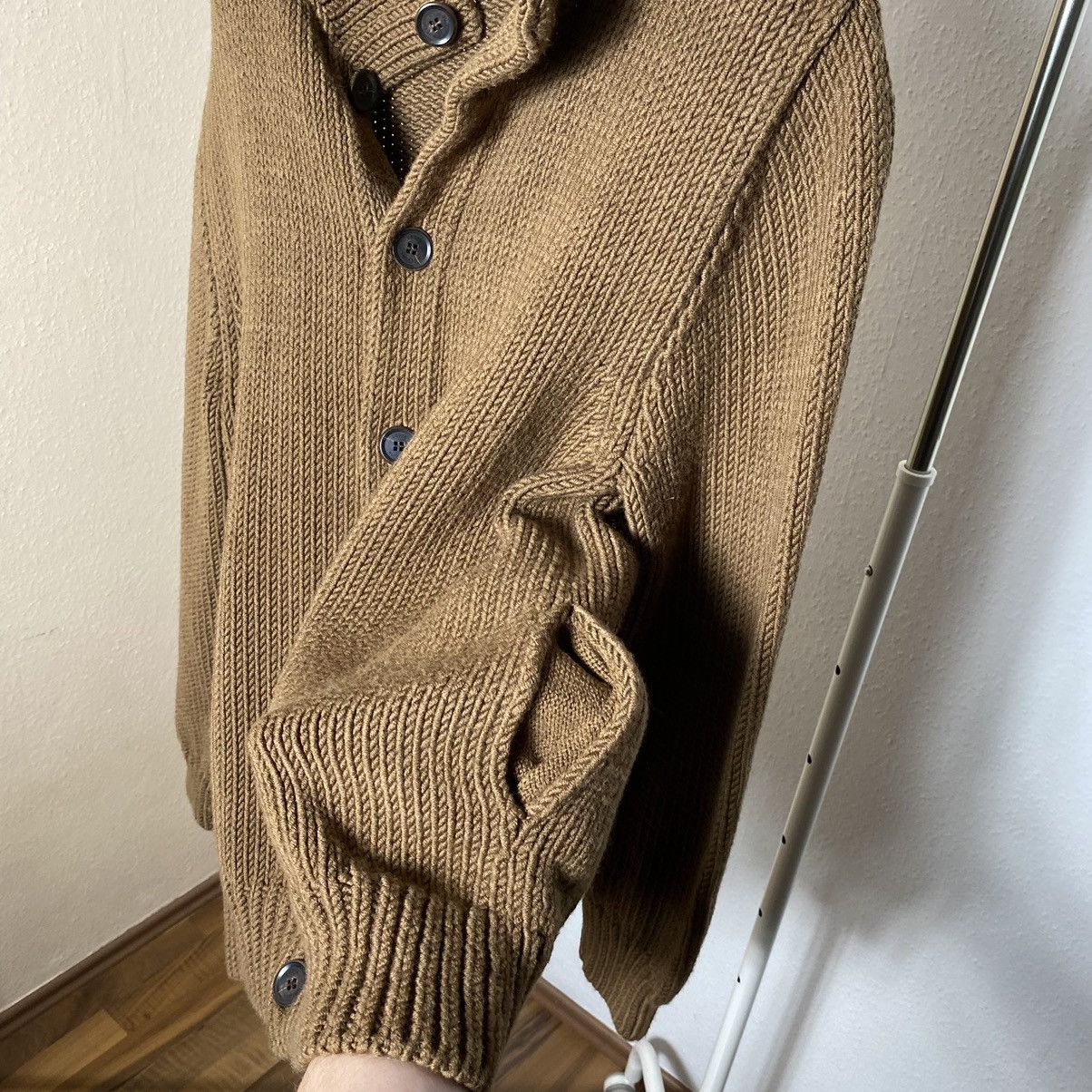 Louis Vuitton Wool Knit Button Sweater Louis Vuitton Brown Size US L / EU 52-54 / 3 - 8 Thumbnail