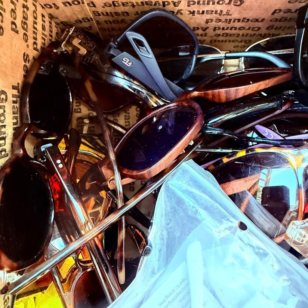 Other SUNGLASSES Lot Fifty (50) Pairs Name Brand Sunglasses Sunclo Size ONE SIZE - 5 Thumbnail