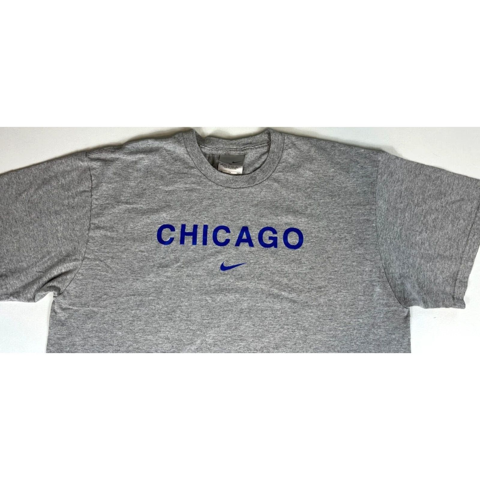 Nike Nike Chicago T-Shirt Mens Vintage XL Silv er Tag Heather Gray Cotton Blend Short Sleeve Crew Neck 2000s Slogan: Chicago Size US XL / EU 56 / 4 - 3 Thumbnail