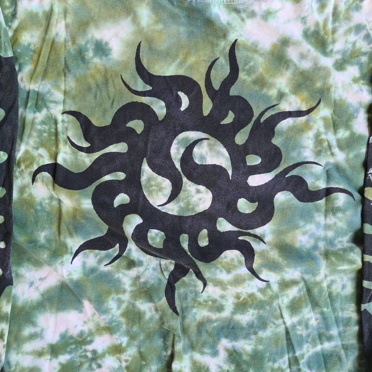 Band Tees × Vintage *RARE* VINTAGE 90s Y2K TRIBAL SPIRAL TIE DYE T-SHIRT METAL Size US XL / EU 56 / 4 - 7 Thumbnail