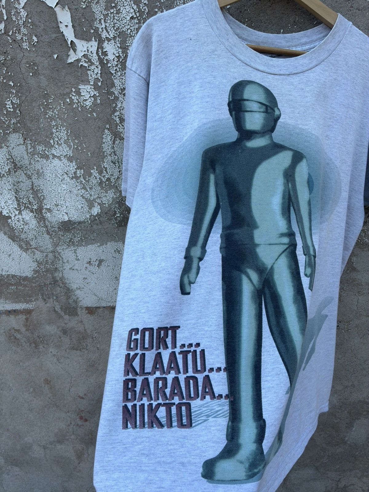Vintage Vintage 1995 The Day the Earth Stood Still Promo Movie Tee Size US L / EU 52-54 / 3 - 2 Thumbnail