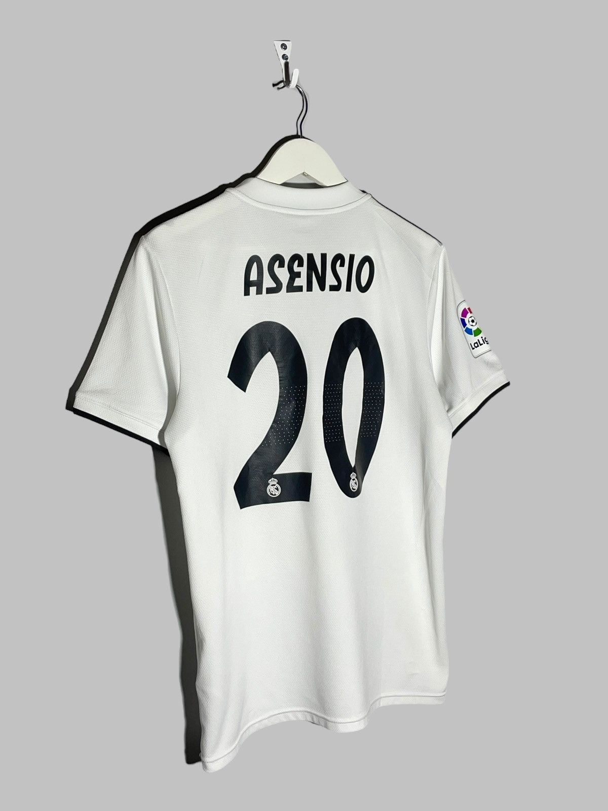 Adidas #20 Marco Asensio Real Madrid Adidas 2018/19 Home Jersey Size US M / EU 48-50 / 2 - 1 Thumbnail