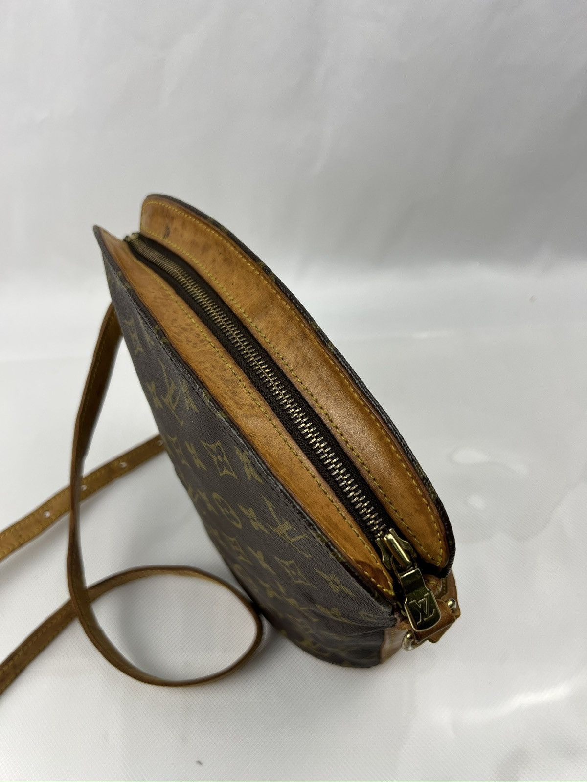 Louis Vuitton Authentic Vintage Louis Vuitton DROUOT Crossbody Bag Size ONE SIZE - 5 Thumbnail