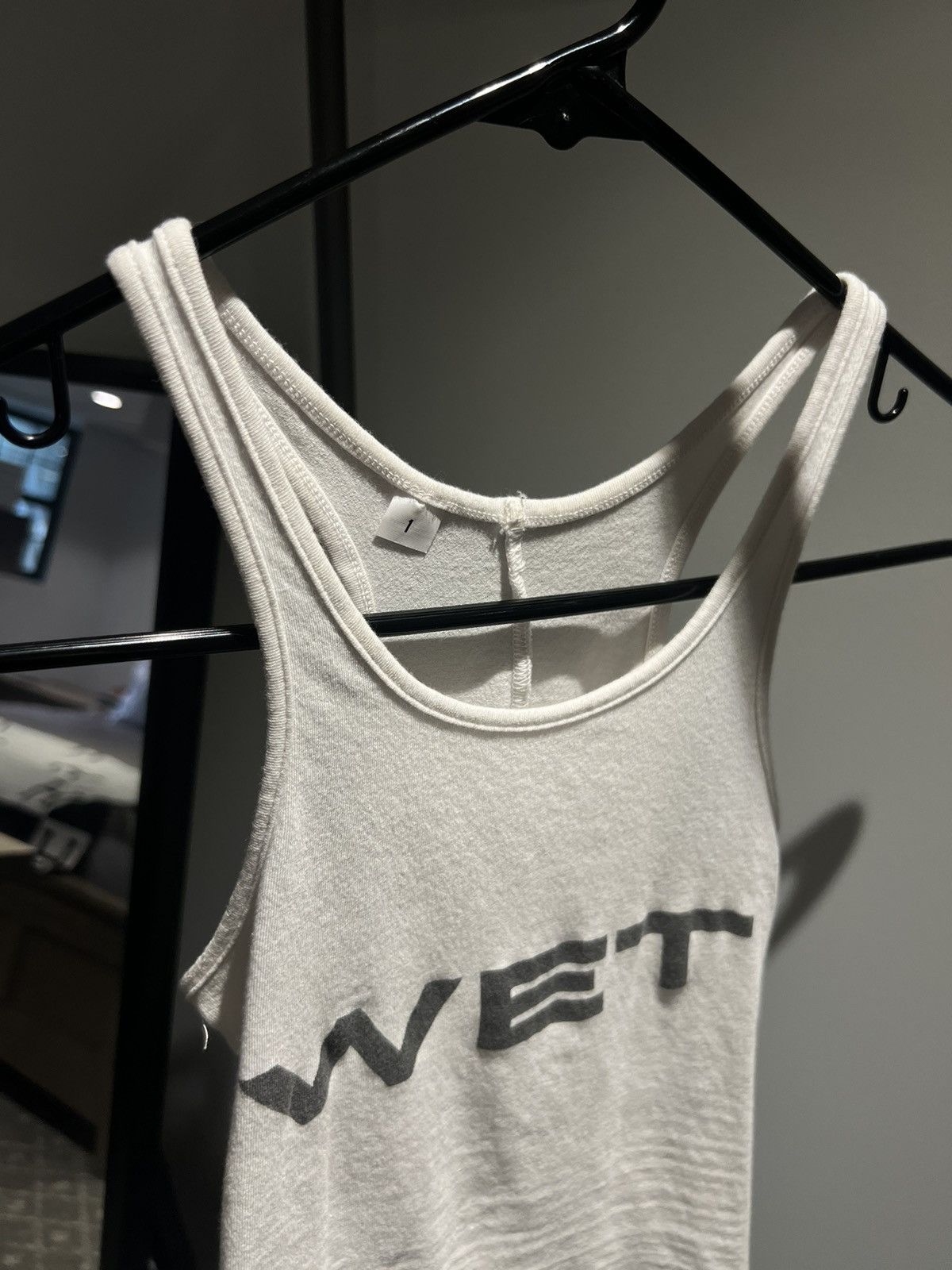新品 MOWALOLA WET TANK SIZE 2 M YZY ラス１ YZY MOWALOLA Wet Tank Size: “2” Sizes of tank run | Depop